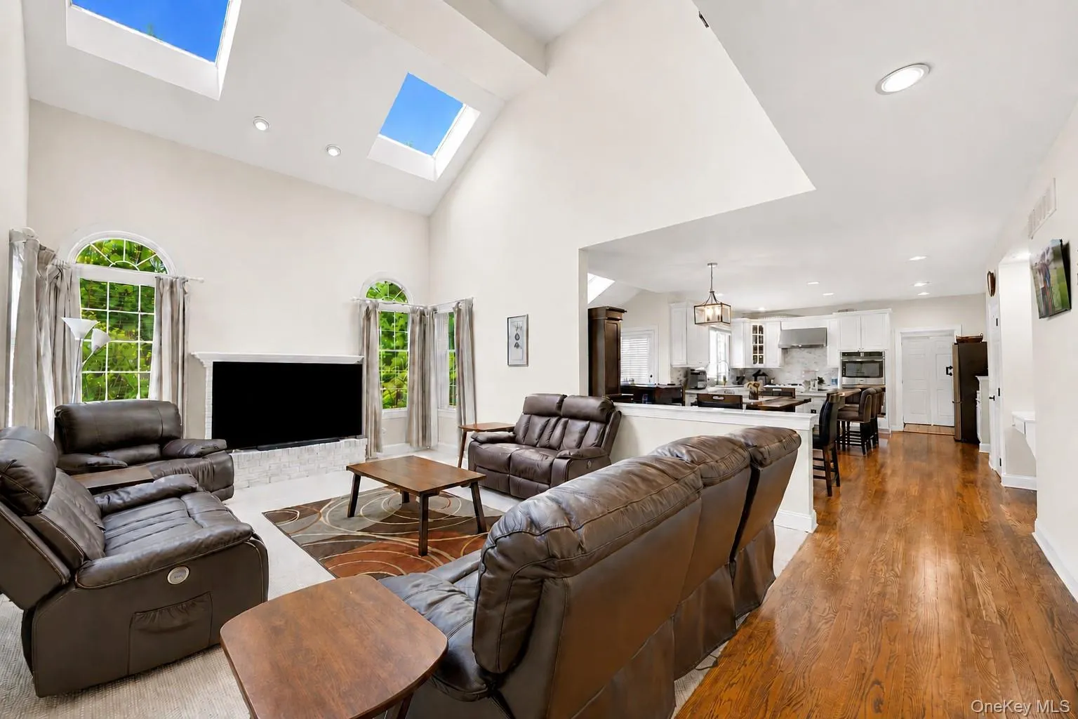 16 Eagle Court, White Plains, NY, 4 Bedrooms Bedrooms, 10 Rooms Rooms,3 BathroomsBathrooms,Residential,For Rent,Eagle,0,1026246 16 Eagle Court, White Plains, NY, 4 Bedrooms Bedrooms, 10 Rooms Rooms,3 BathroomsBathrooms,Residential,For Rent,Eagle,0,1026246
