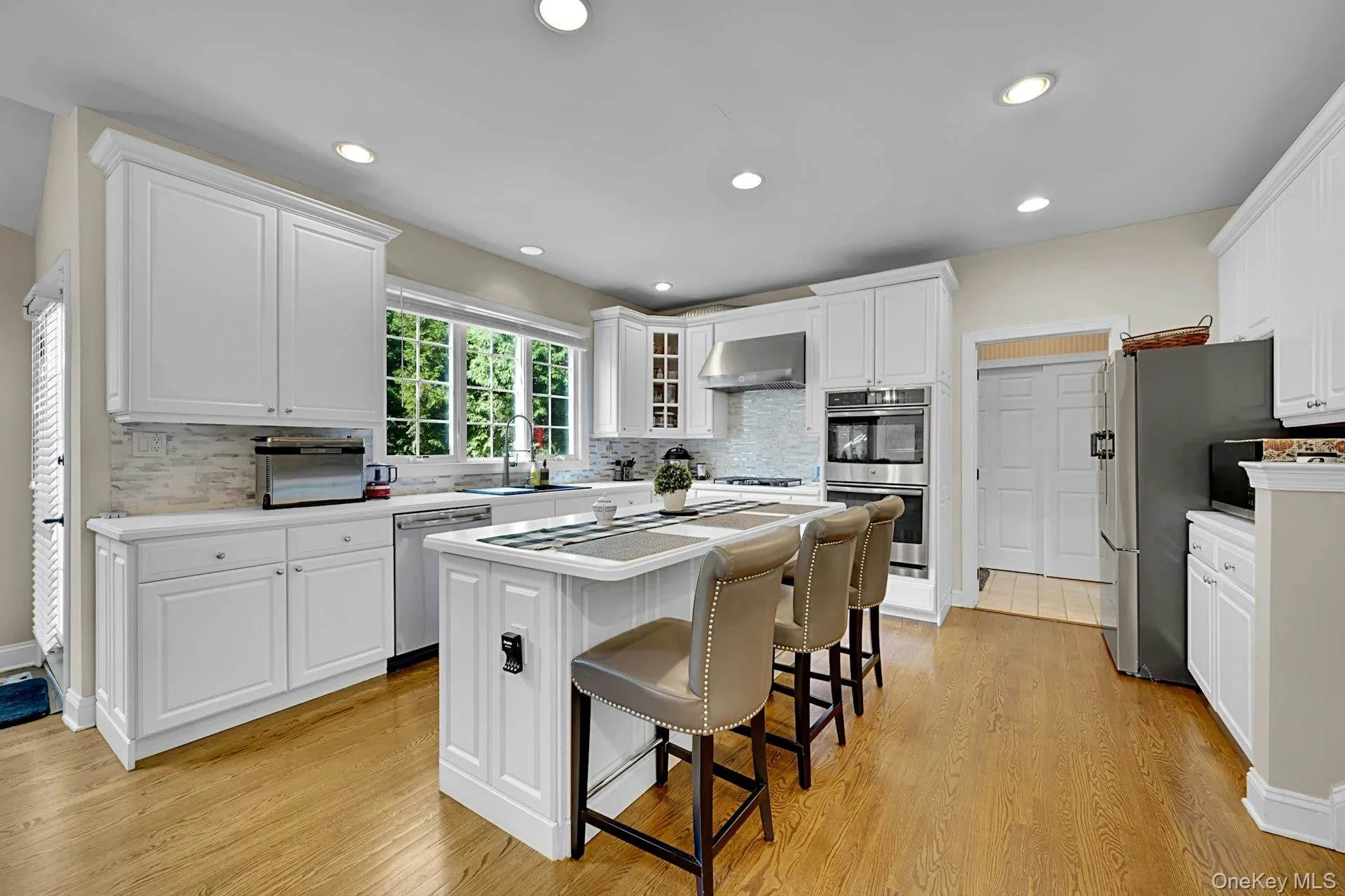 16 Eagle Court, White Plains, NY, 4 Bedrooms Bedrooms, 10 Rooms Rooms,3 BathroomsBathrooms,Residential,For Rent,Eagle,0,1026246 16 Eagle Court, White Plains, NY, 4 Bedrooms Bedrooms, 10 Rooms Rooms,3 BathroomsBathrooms,Residential,For Rent,Eagle,0,1026246