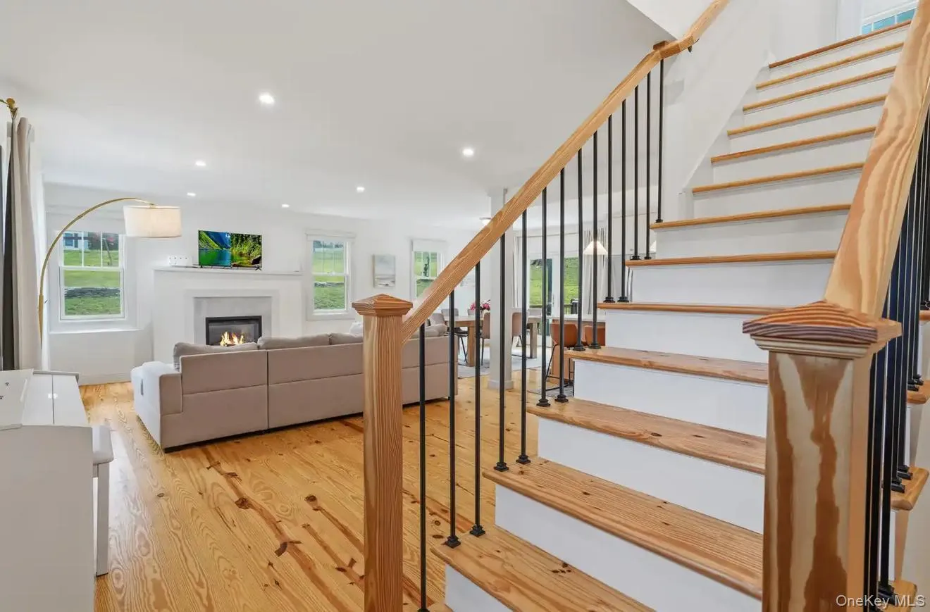 24 Woodland Drive, Poughkeepsie (town), NY, 3 Bedrooms Bedrooms, 7 Rooms Rooms,2 BathroomsBathrooms,Residential,For Rent,Woodland,0,1026247 24 Woodland Drive, Poughkeepsie (town), NY, 3 Bedrooms Bedrooms, 7 Rooms Rooms,2 BathroomsBathrooms,Residential,For Rent,Woodland,0,1026247