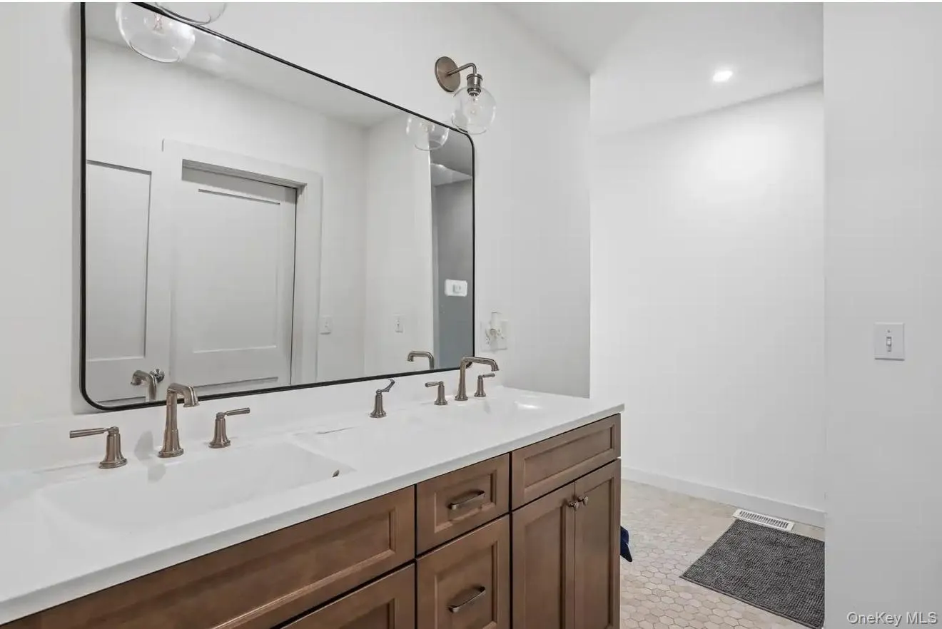 24 Woodland Drive, Poughkeepsie (town), NY, 3 Bedrooms Bedrooms, 7 Rooms Rooms,2 BathroomsBathrooms,Residential,For Rent,Woodland,0,1026247 24 Woodland Drive, Poughkeepsie (town), NY, 3 Bedrooms Bedrooms, 7 Rooms Rooms,2 BathroomsBathrooms,Residential,For Rent,Woodland,0,1026247