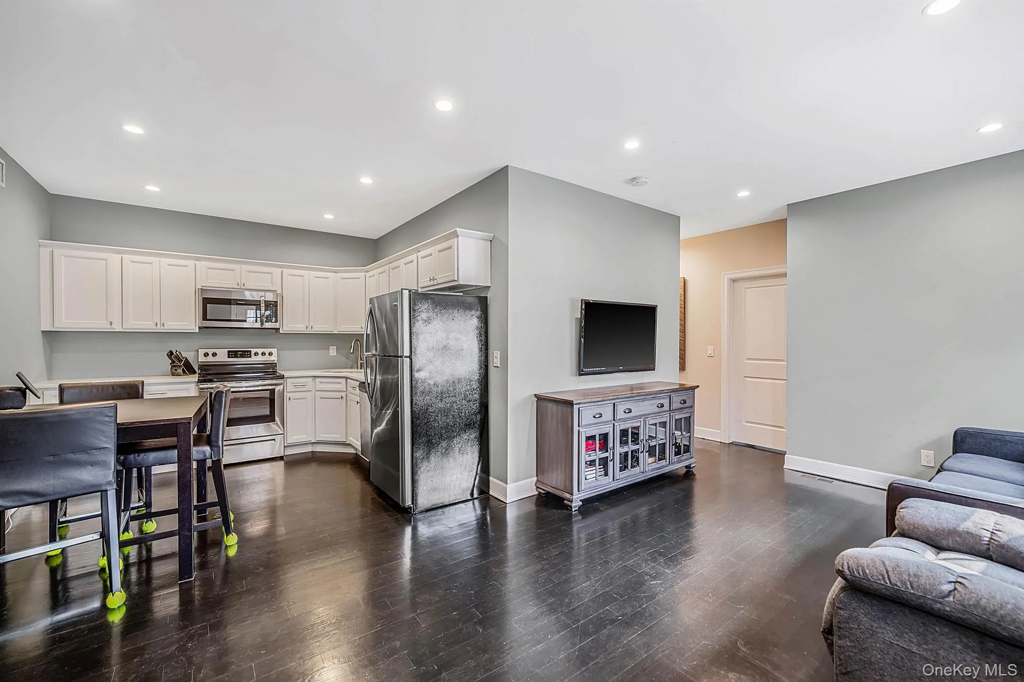 70 Summerfield Drive, Brookhaven, NY, 5 Bedrooms Bedrooms, 15 Rooms Rooms,4 BathroomsBathrooms,Residential,For Rent,Summerfield,0,1026253 70 Summerfield Drive, Brookhaven, NY, 5 Bedrooms Bedrooms, 15 Rooms Rooms,4 BathroomsBathrooms,Residential,For Rent,Summerfield,0,1026253