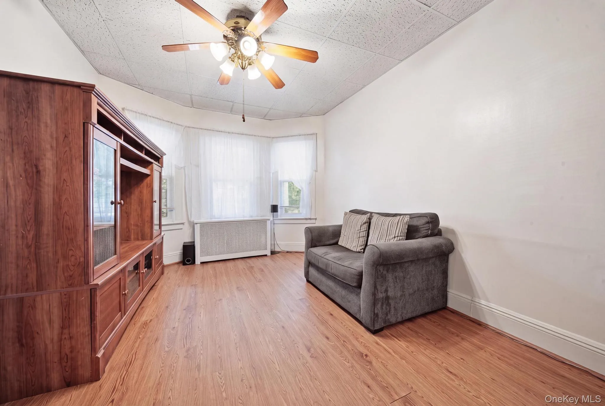 10244 85th Avenue, New York, NY, 3 Bedrooms Bedrooms, 12 Rooms Rooms,1 BathroomBathrooms,Residential,For Rent,85th,0,1026255 10244 85th Avenue, New York, NY, 3 Bedrooms Bedrooms, 12 Rooms Rooms,1 BathroomBathrooms,Residential,For Rent,85th,0,1026255