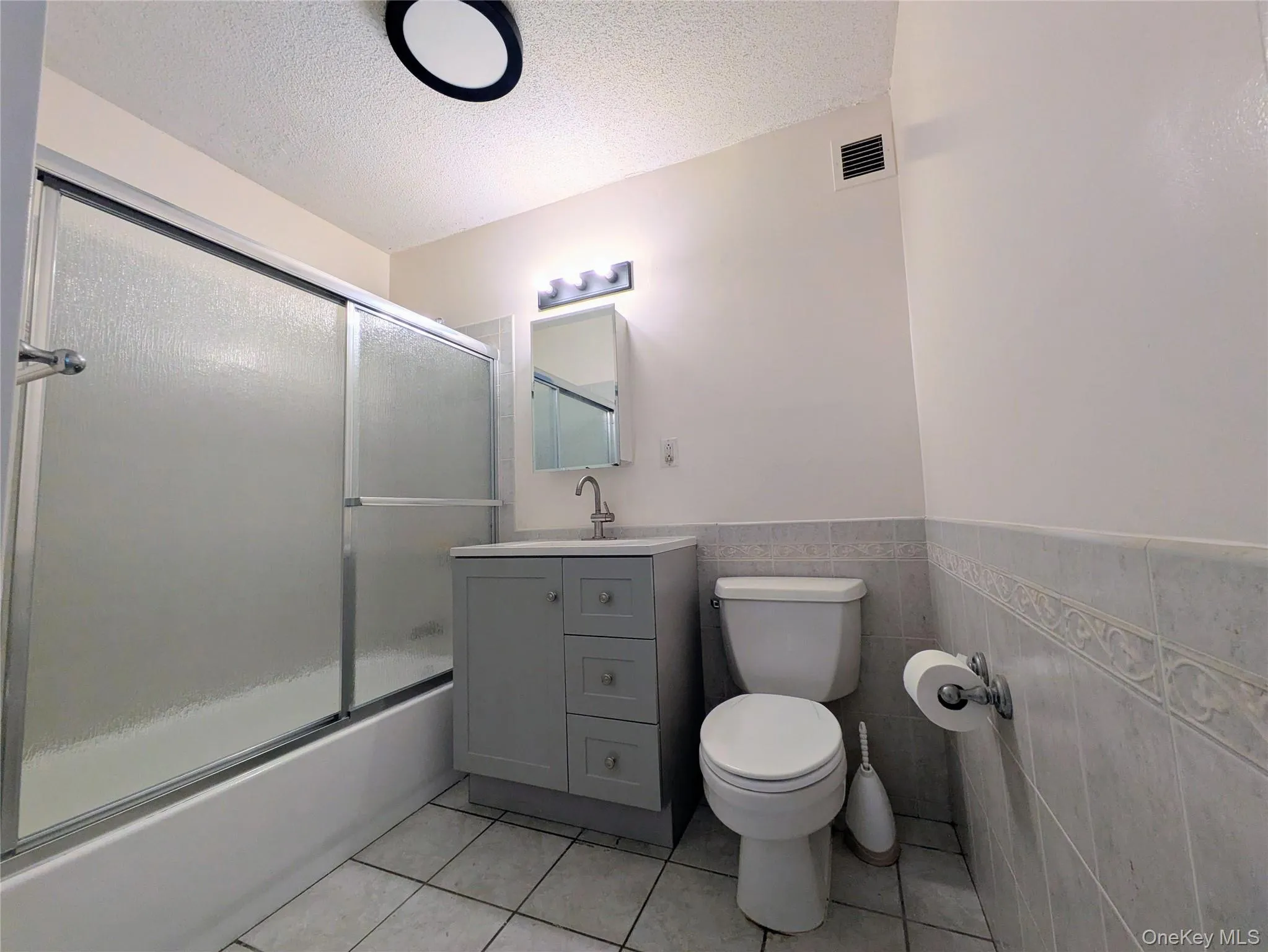 221 Beach 80th Street, New York, NY, 2 Bedrooms Bedrooms, 5 Rooms Rooms,1 BathroomBathrooms,Residential,For Rent,Beach 80th,0,1026258 221 Beach 80th Street, New York, NY, 2 Bedrooms Bedrooms, 5 Rooms Rooms,1 BathroomBathrooms,Residential,For Rent,Beach 80th,0,1026258