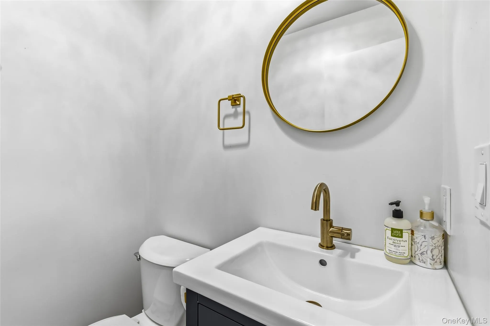 94 Bagatelle Road, Huntington, NY, 5 Bedrooms Bedrooms, 10 Rooms Rooms,3 BathroomsBathrooms,Residential,For Rent,Bagatelle,0,1026259 94 Bagatelle Road, Huntington, NY, 5 Bedrooms Bedrooms, 10 Rooms Rooms,3 BathroomsBathrooms,Residential,For Rent,Bagatelle,0,1026259