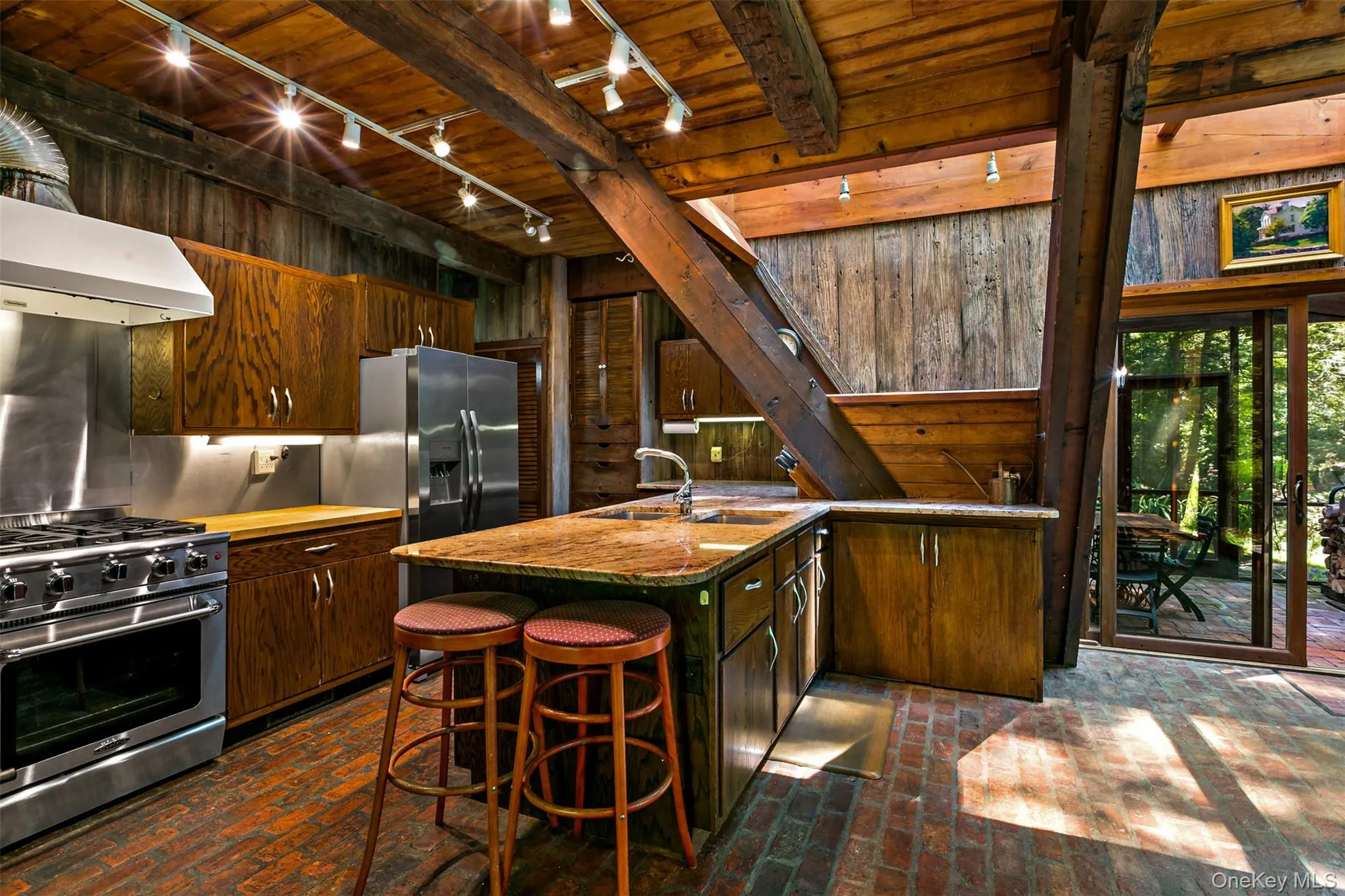 Eat in kitchen with breakfast bar. Eat in kitchen with breakfast bar.