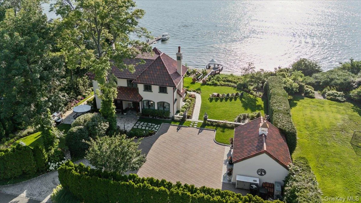 353 Centre Island Road, Oyster Bay, NY, 3 Bedrooms Bedrooms, 9 Rooms Rooms,2 BathroomsBathrooms,Residential,For Rent,Centre Island,0,1026267 353 Centre Island Road, Oyster Bay, NY, 3 Bedrooms Bedrooms, 9 Rooms Rooms,2 BathroomsBathrooms,Residential,For Rent,Centre Island,0,1026267