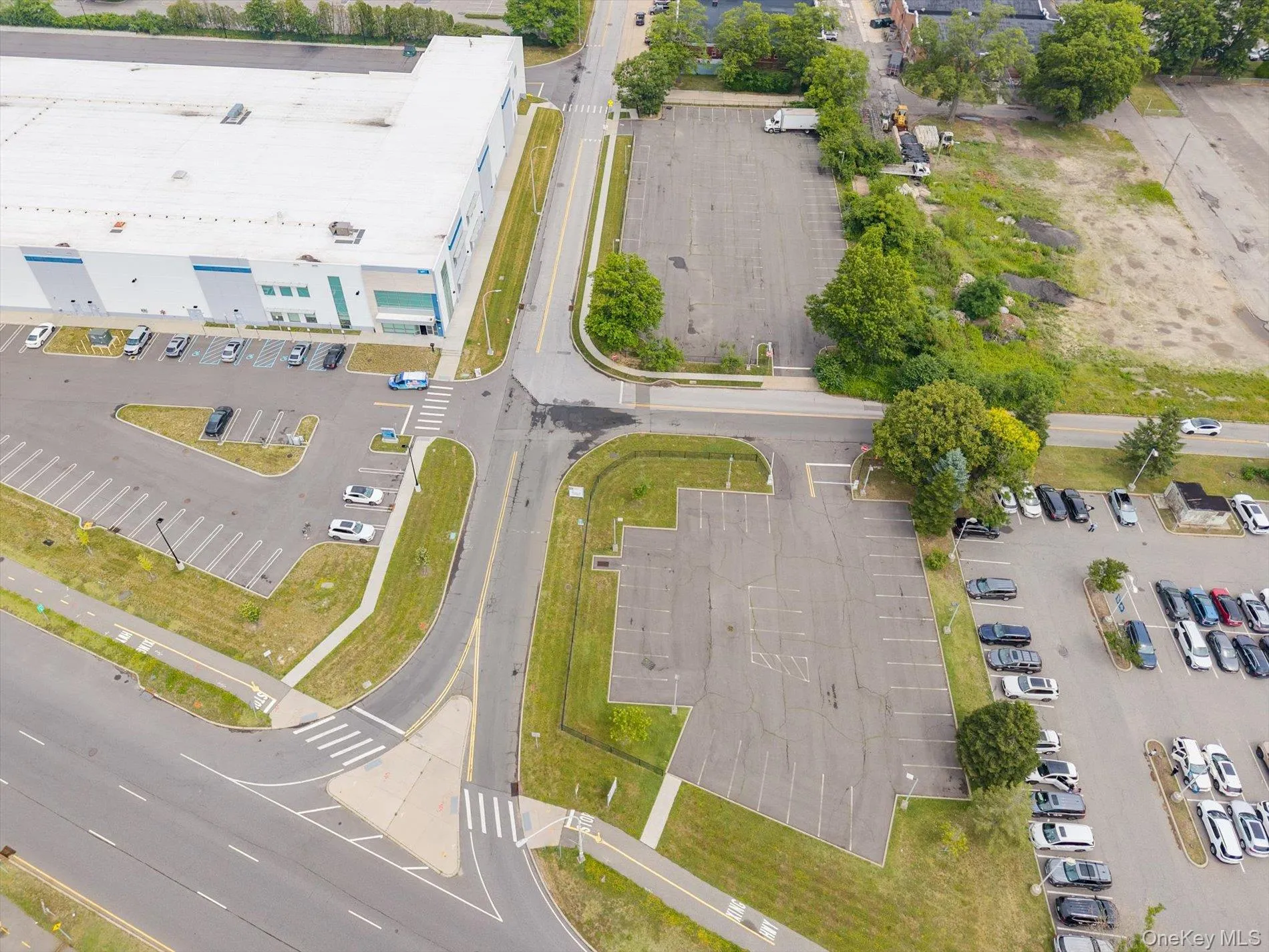 107 Charles Lindbergh Boulevard, Hempstead, NY, ,Commercial Lease,For Rent,Charles Lindbergh,0,1026271 107 Charles Lindbergh Boulevard, Hempstead, NY, ,Commercial Lease,For Rent,Charles Lindbergh,0,1026271