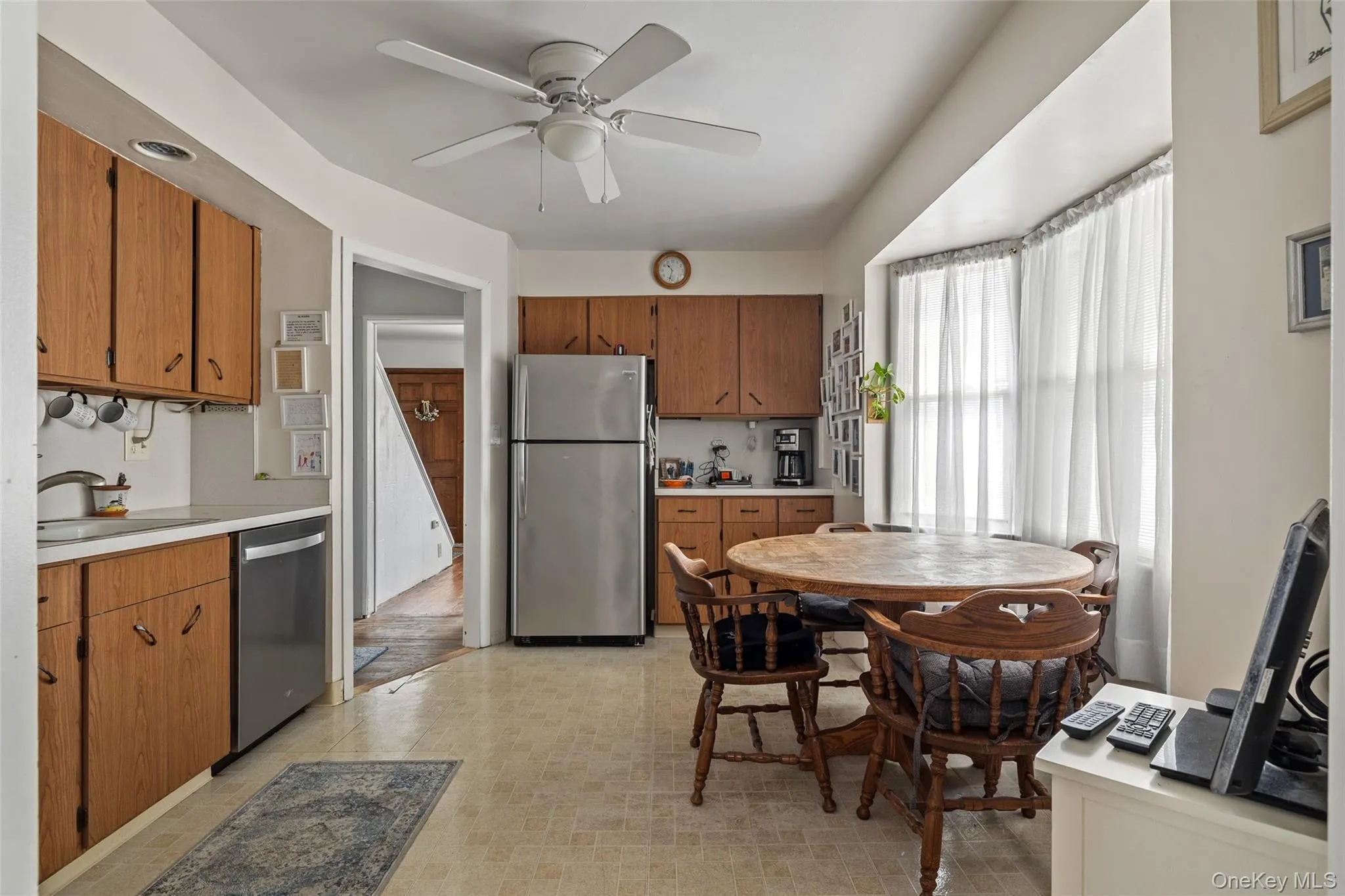 190 Cottage Boulevard, Oyster Bay, NY, 3 Bedrooms Bedrooms, 7 Rooms Rooms,2 BathroomsBathrooms,Residential,For Rent,Cottage,0,1026278 190 Cottage Boulevard, Oyster Bay, NY, 3 Bedrooms Bedrooms, 7 Rooms Rooms,2 BathroomsBathrooms,Residential,For Rent,Cottage,0,1026278