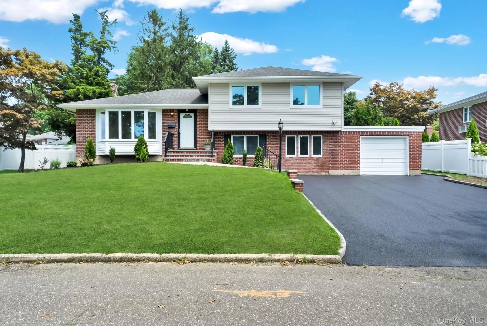 59 Eastfield Lane, Huntington, NY, 3 Bedrooms Bedrooms, 8 Rooms Rooms,2 BathroomsBathrooms,Residential,For Rent,Eastfield,0,1026285 59 Eastfield Lane, Huntington, NY, 3 Bedrooms Bedrooms, 8 Rooms Rooms,2 BathroomsBathrooms,Residential,For Rent,Eastfield,0,1026285
