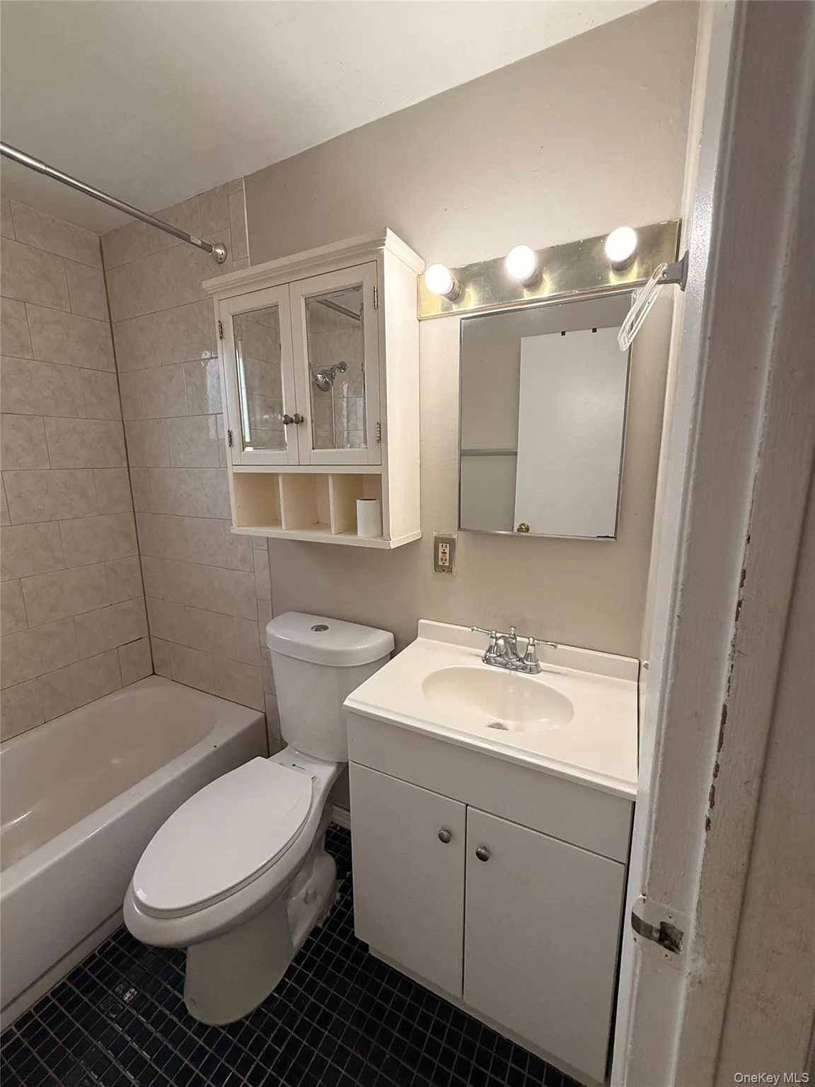 19 Nassau Avenue, West Babylon, NY, 1 Bedroom Bedrooms, 3 Rooms Rooms,1 BathroomBathrooms,Residential Lease,For Rent,Nassau,0,1026287 19 Nassau Avenue, West Babylon, NY, 1 Bedroom Bedrooms, 3 Rooms Rooms,1 BathroomBathrooms,Residential Lease,For Rent,Nassau,0,1026287