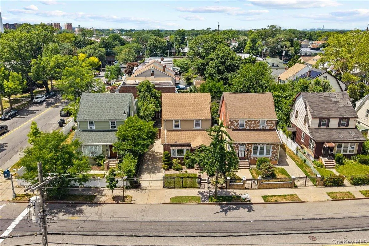 11956 Farmers Boulevard, New York, NY, 4 Bedrooms Bedrooms, 7 Rooms Rooms,2 BathroomsBathrooms,Residential,For Rent,Farmers,0,1026290 11956 Farmers Boulevard, New York, NY, 4 Bedrooms Bedrooms, 7 Rooms Rooms,2 BathroomsBathrooms,Residential,For Rent,Farmers,0,1026290
