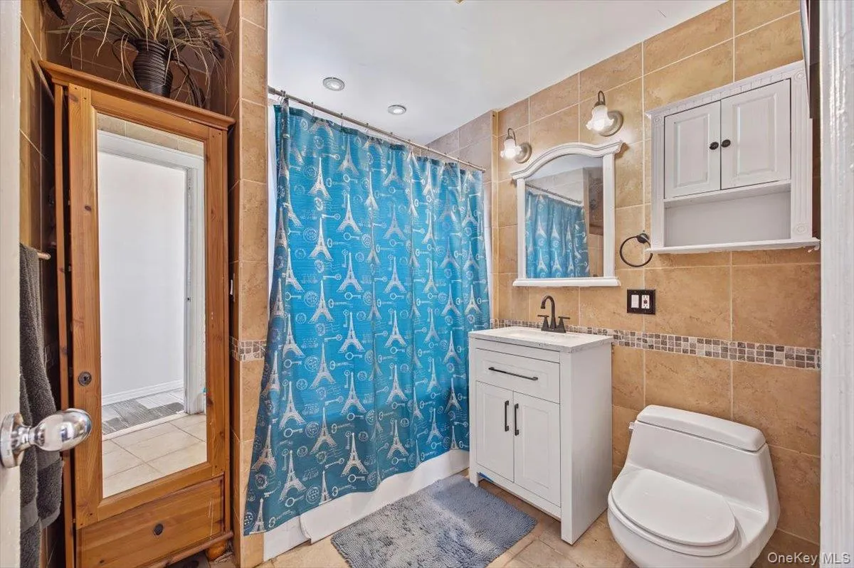 11956 Farmers Boulevard, New York, NY, 4 Bedrooms Bedrooms, 7 Rooms Rooms,2 BathroomsBathrooms,Residential,For Rent,Farmers,0,1026290 11956 Farmers Boulevard, New York, NY, 4 Bedrooms Bedrooms, 7 Rooms Rooms,2 BathroomsBathrooms,Residential,For Rent,Farmers,0,1026290