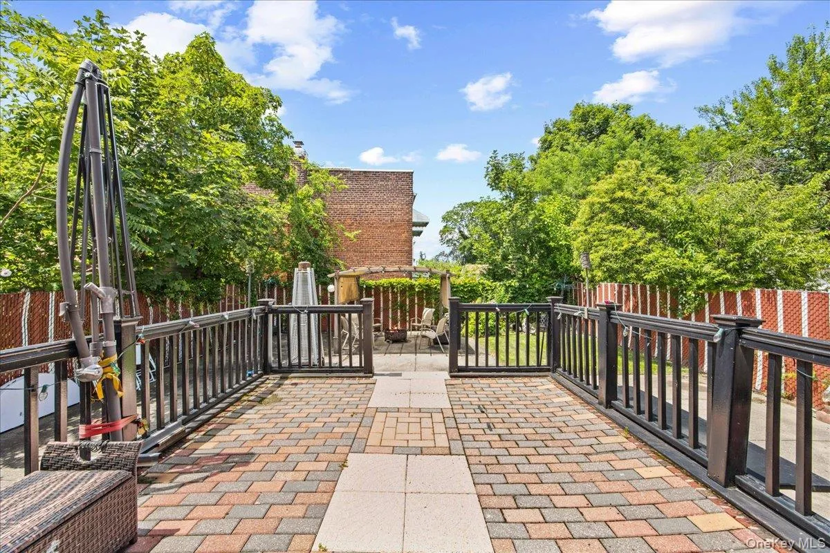 11956 Farmers Boulevard, New York, NY, 4 Bedrooms Bedrooms, 7 Rooms Rooms,2 BathroomsBathrooms,Residential,For Rent,Farmers,0,1026290 11956 Farmers Boulevard, New York, NY, 4 Bedrooms Bedrooms, 7 Rooms Rooms,2 BathroomsBathrooms,Residential,For Rent,Farmers,0,1026290