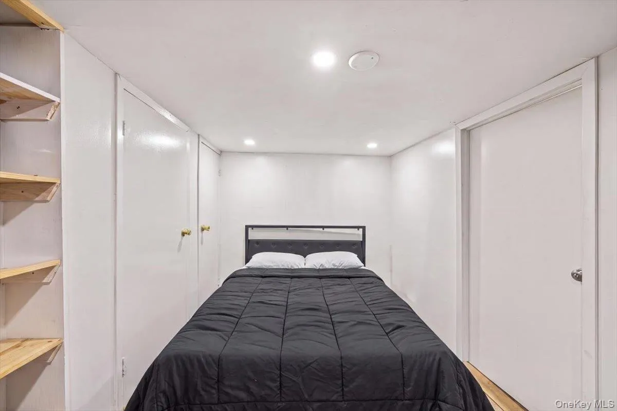 11956 Farmers Boulevard, New York, NY, 4 Bedrooms Bedrooms, 7 Rooms Rooms,2 BathroomsBathrooms,Residential,For Rent,Farmers,0,1026290 11956 Farmers Boulevard, New York, NY, 4 Bedrooms Bedrooms, 7 Rooms Rooms,2 BathroomsBathrooms,Residential,For Rent,Farmers,0,1026290