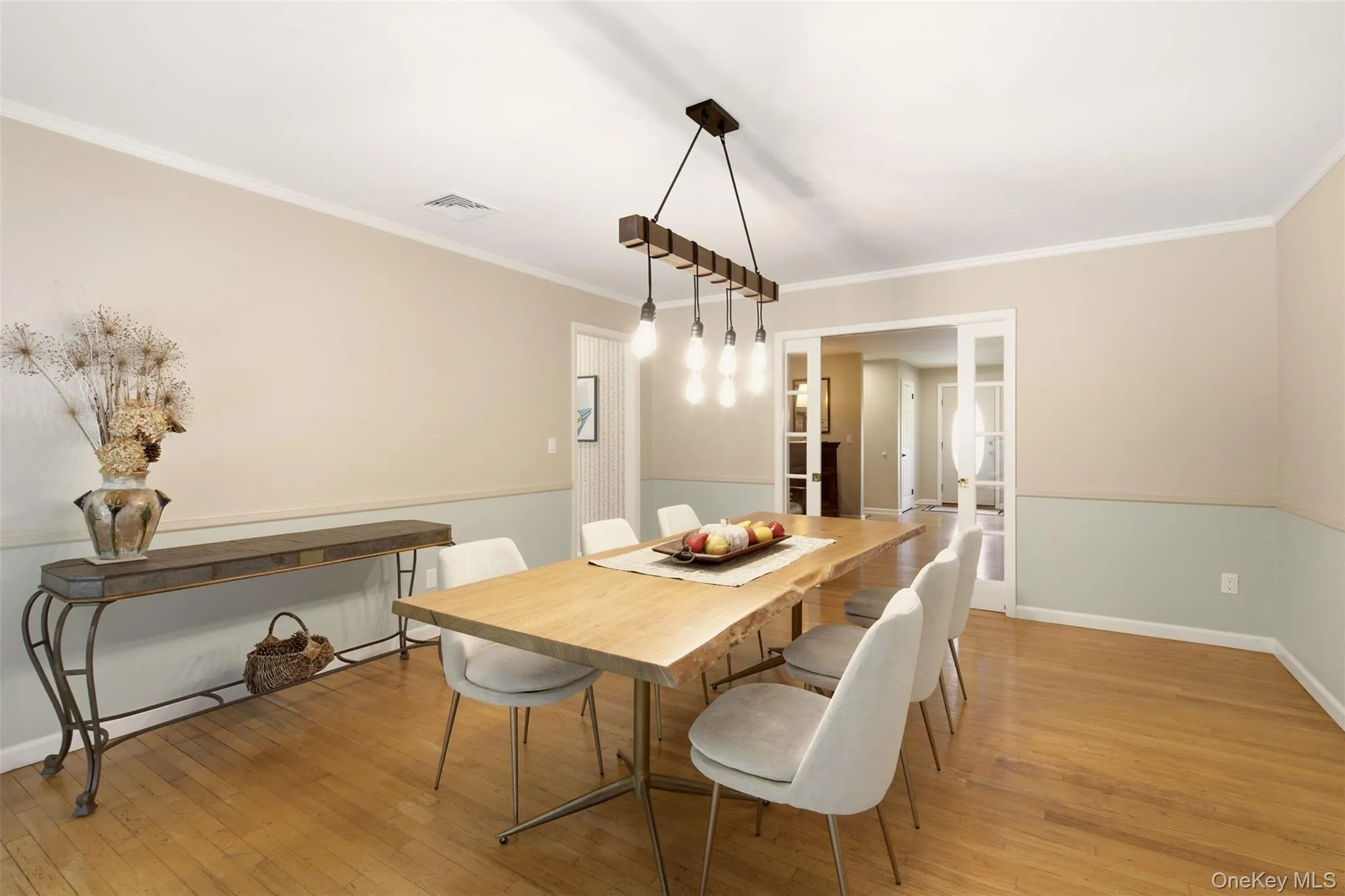 24 Preston Street, Huntington, NY, 3 Bedrooms Bedrooms, 7 Rooms Rooms,3 BathroomsBathrooms,Residential,For Rent,Preston,0,1026297 24 Preston Street, Huntington, NY, 3 Bedrooms Bedrooms, 7 Rooms Rooms,3 BathroomsBathrooms,Residential,For Rent,Preston,0,1026297