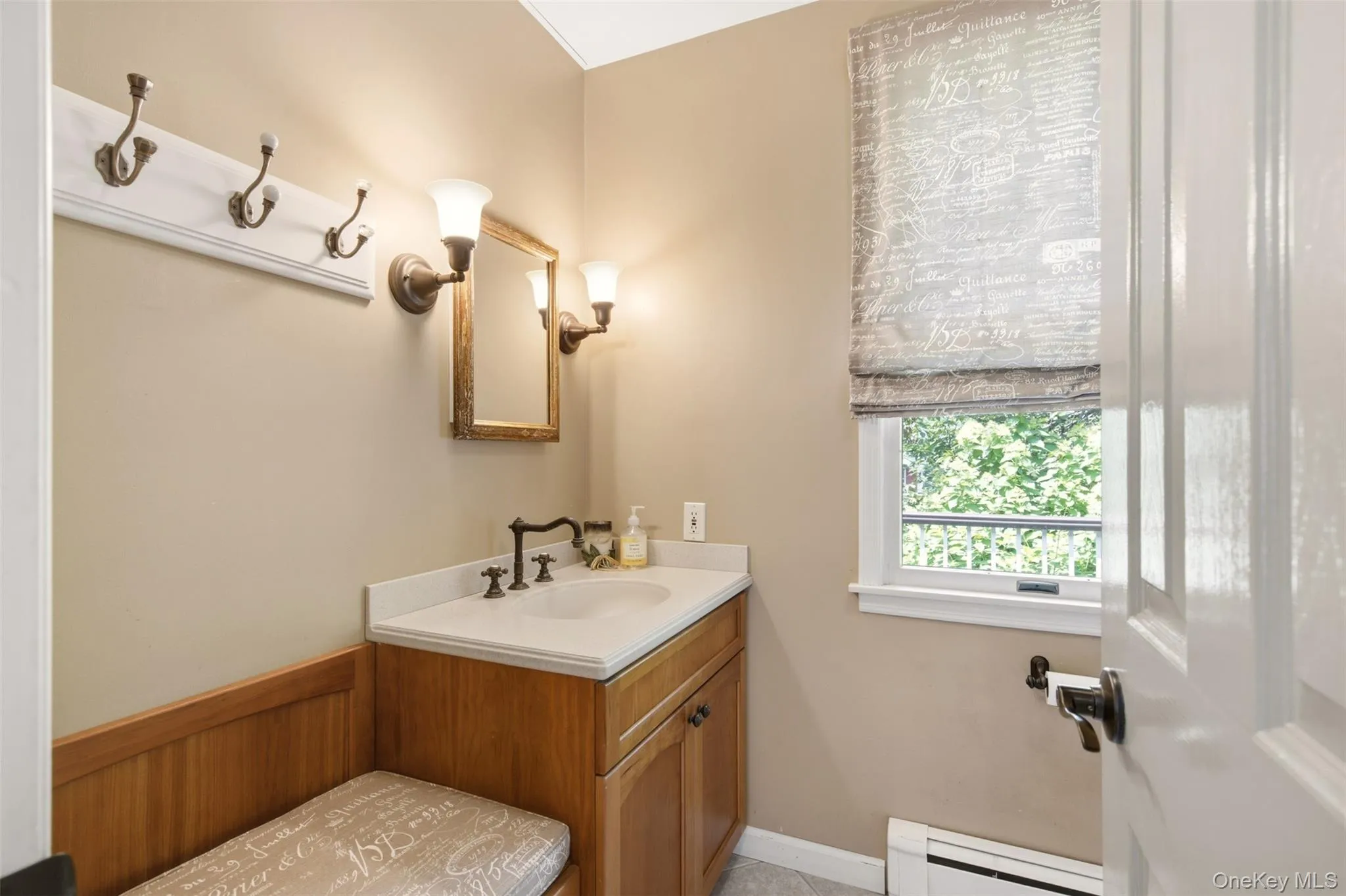 24 Preston Street, Huntington, NY, 3 Bedrooms Bedrooms, 7 Rooms Rooms,3 BathroomsBathrooms,Residential,For Rent,Preston,0,1026297 24 Preston Street, Huntington, NY, 3 Bedrooms Bedrooms, 7 Rooms Rooms,3 BathroomsBathrooms,Residential,For Rent,Preston,0,1026297