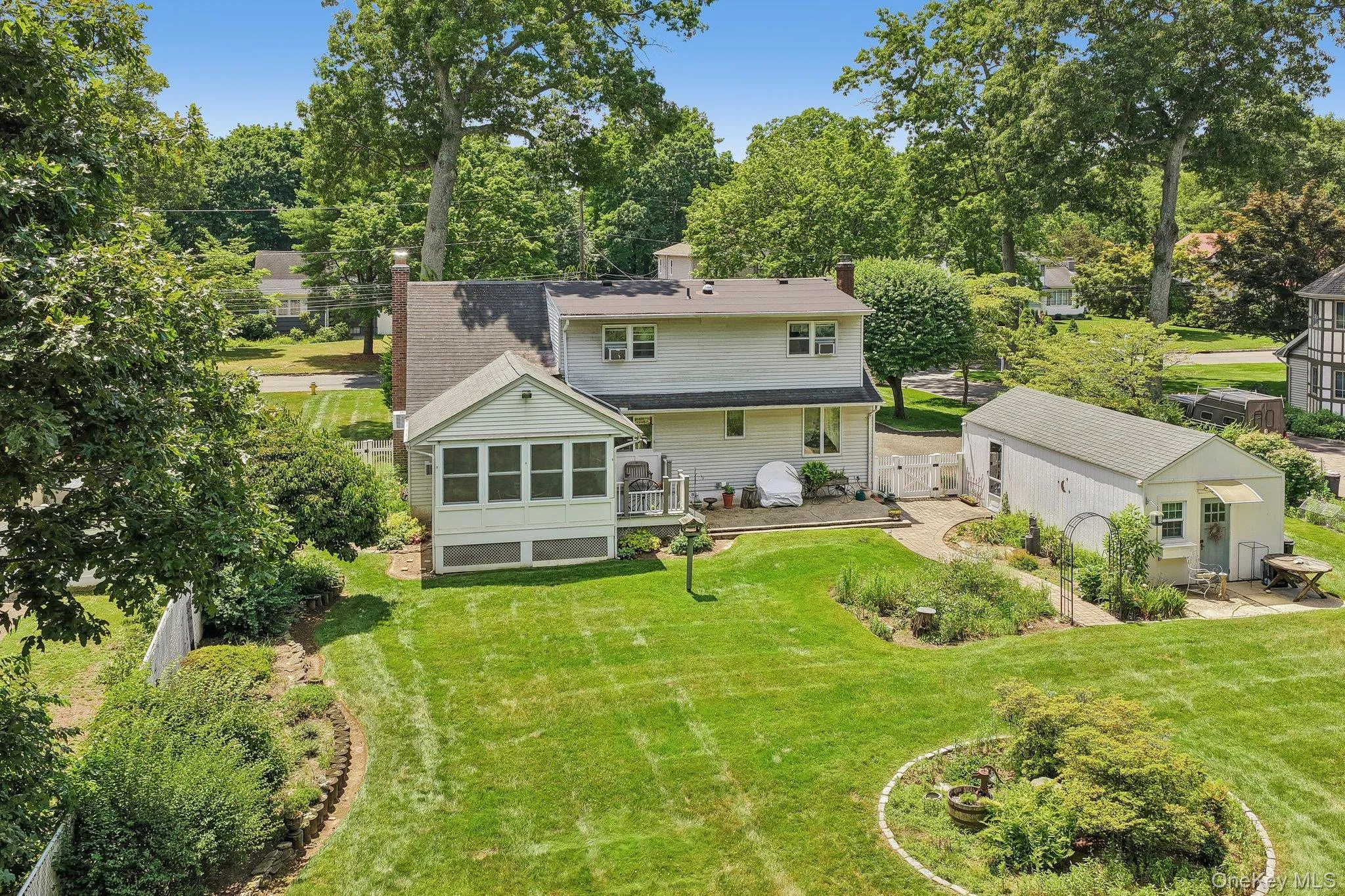 119 Brook Lane, Smithtown, NY, 4 Bedrooms Bedrooms, 9 Rooms Rooms,2 BathroomsBathrooms,Residential,For Rent,Brook,0,1026298 119 Brook Lane, Smithtown, NY, 4 Bedrooms Bedrooms, 9 Rooms Rooms,2 BathroomsBathrooms,Residential,For Rent,Brook,0,1026298
