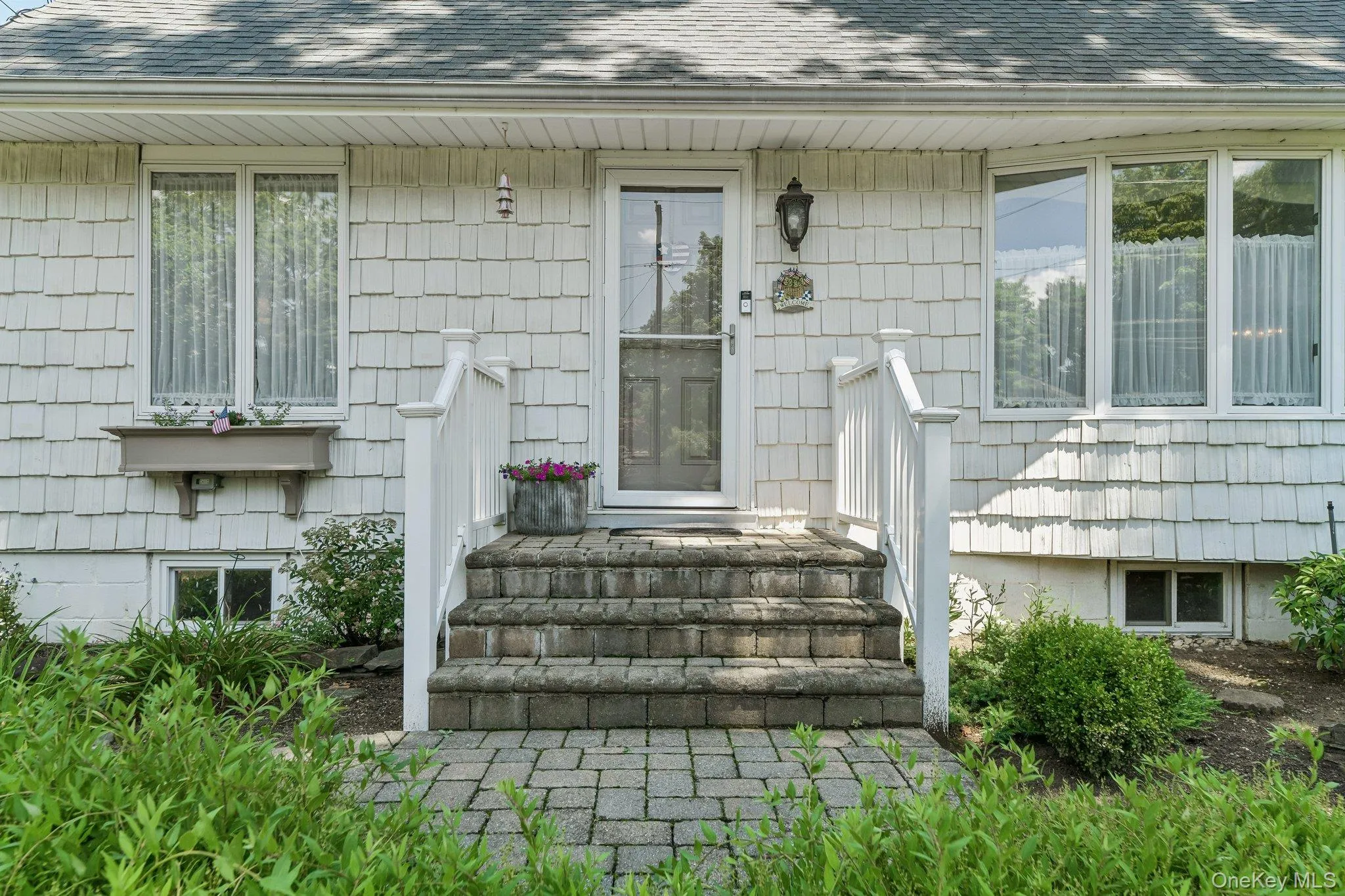 119 Brook Lane, Smithtown, NY, 4 Bedrooms Bedrooms, 9 Rooms Rooms,2 BathroomsBathrooms,Residential,For Rent,Brook,0,1026298 119 Brook Lane, Smithtown, NY, 4 Bedrooms Bedrooms, 9 Rooms Rooms,2 BathroomsBathrooms,Residential,For Rent,Brook,0,1026298