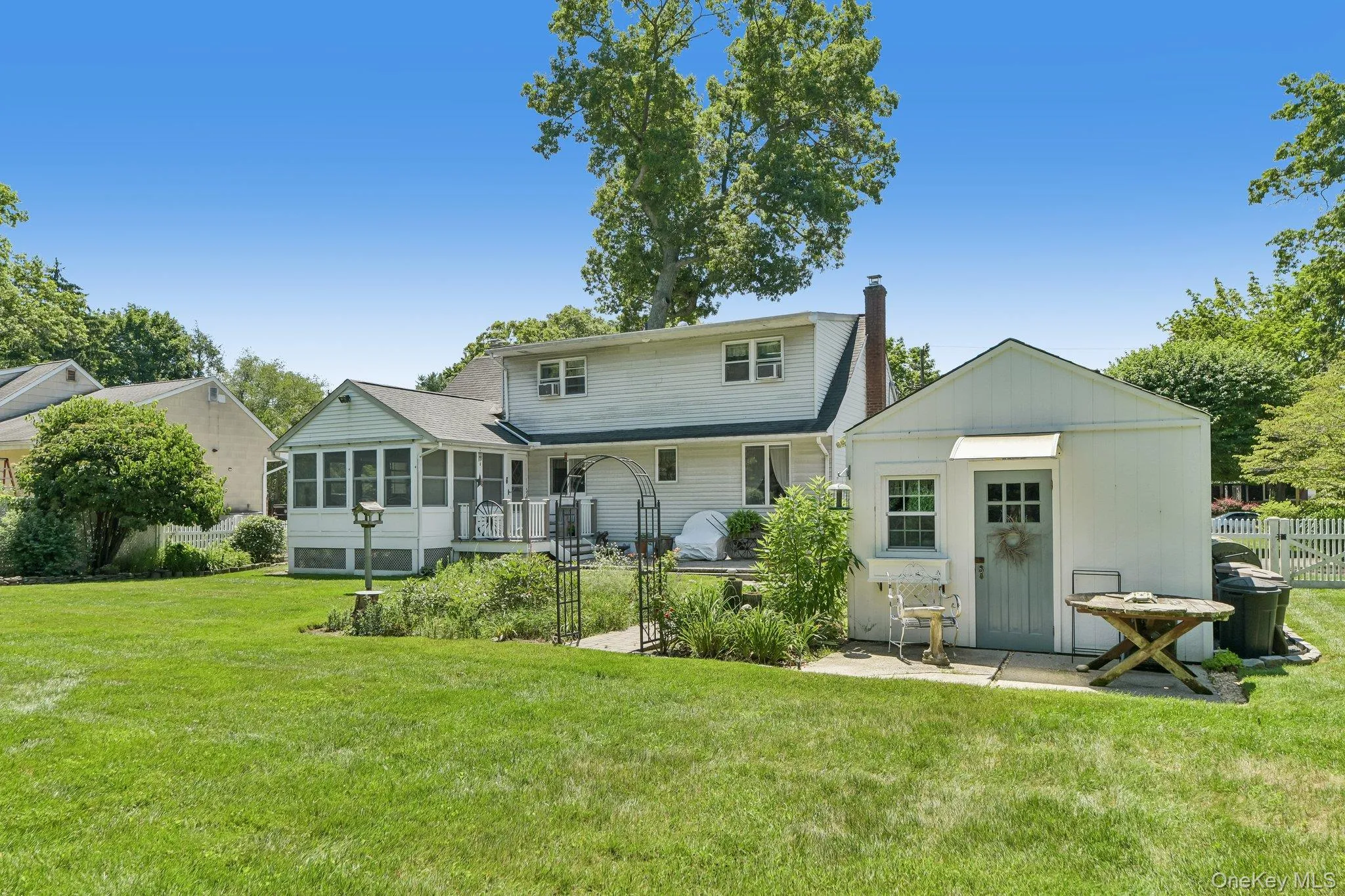 119 Brook Lane, Smithtown, NY, 4 Bedrooms Bedrooms, 9 Rooms Rooms,2 BathroomsBathrooms,Residential,For Rent,Brook,0,1026298 119 Brook Lane, Smithtown, NY, 4 Bedrooms Bedrooms, 9 Rooms Rooms,2 BathroomsBathrooms,Residential,For Rent,Brook,0,1026298