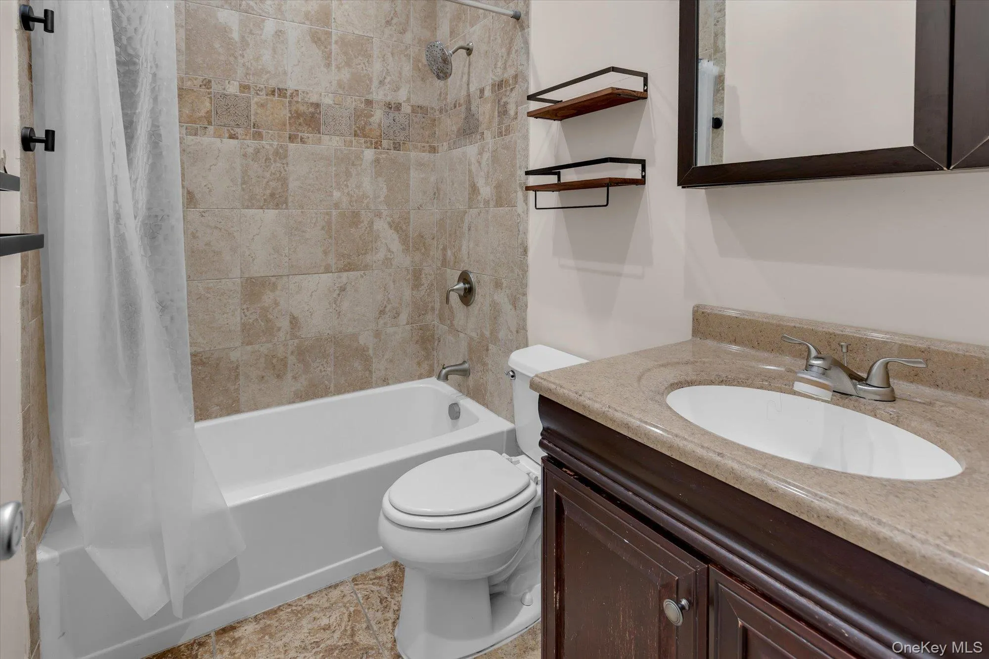 39 Elder Avenue, Brookhaven, NY, 6 Bedrooms Bedrooms, 10 Rooms Rooms,3 BathroomsBathrooms,Residential,For Rent,Elder,0,1026309 39 Elder Avenue, Brookhaven, NY, 6 Bedrooms Bedrooms, 10 Rooms Rooms,3 BathroomsBathrooms,Residential,For Rent,Elder,0,1026309