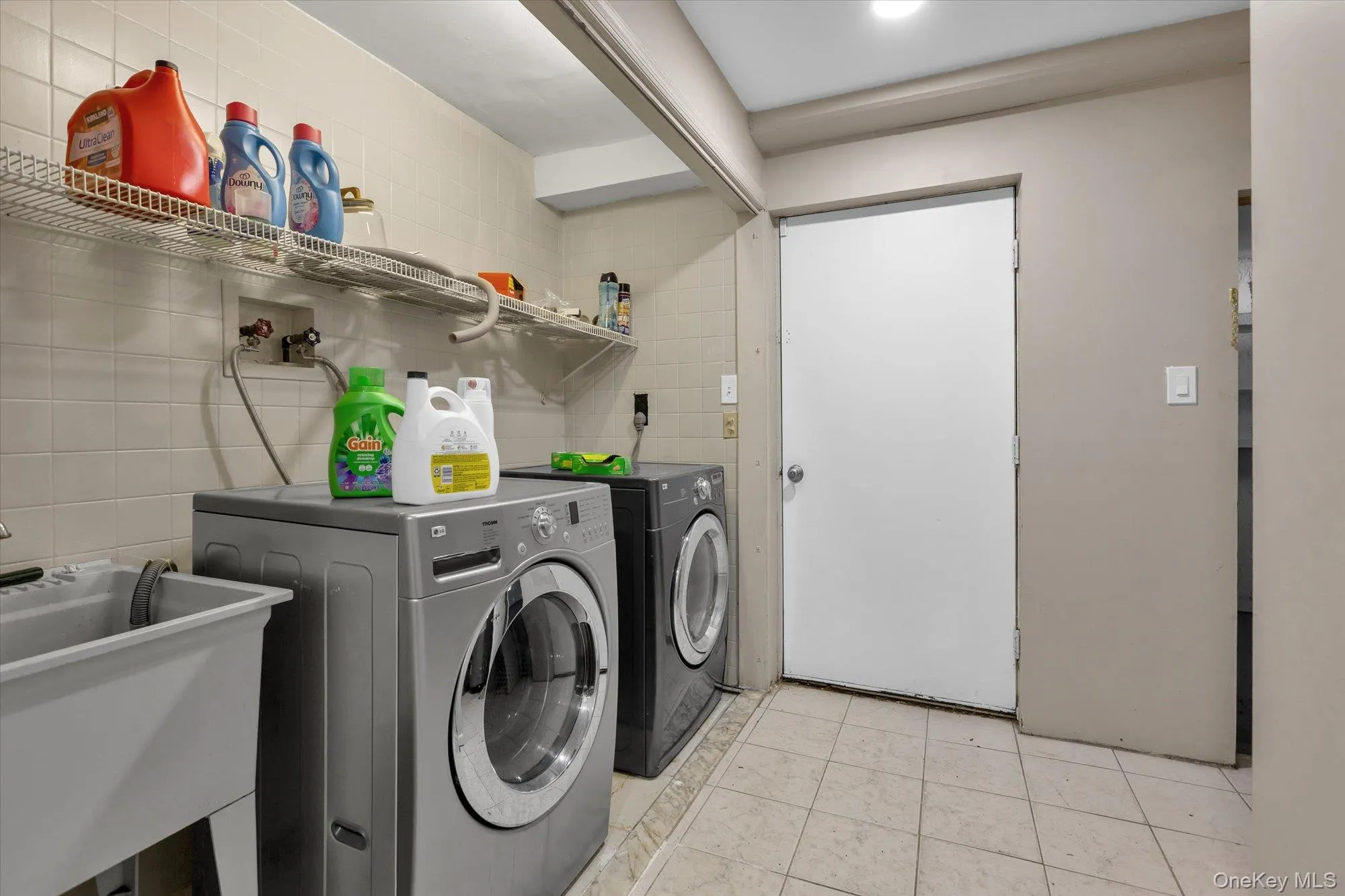 39 Elder Avenue, Brookhaven, NY, 6 Bedrooms Bedrooms, 10 Rooms Rooms,3 BathroomsBathrooms,Residential,For Rent,Elder,0,1026309 39 Elder Avenue, Brookhaven, NY, 6 Bedrooms Bedrooms, 10 Rooms Rooms,3 BathroomsBathrooms,Residential,For Rent,Elder,0,1026309