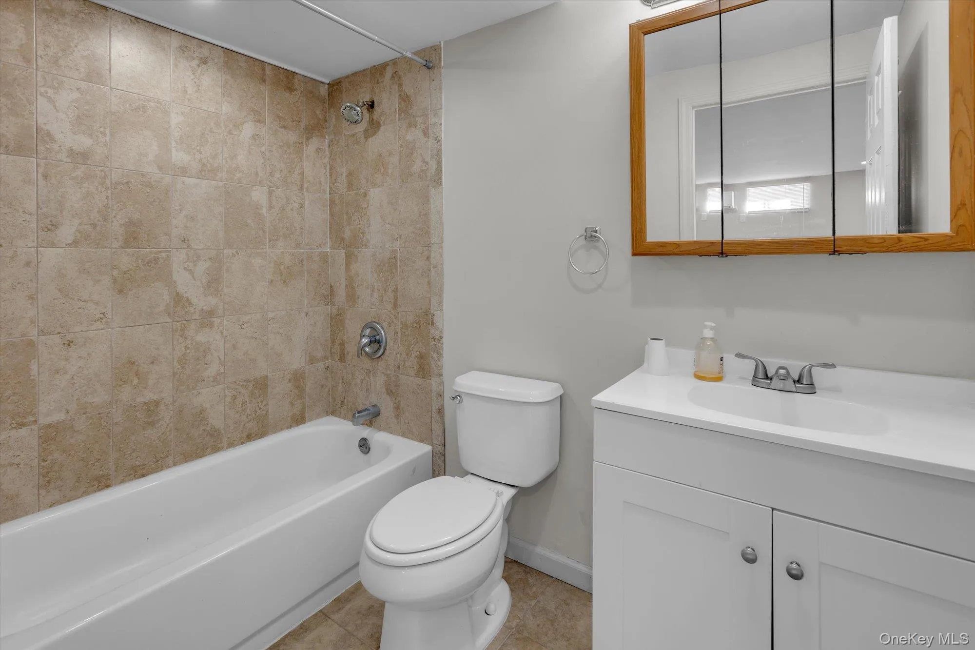 39 Elder Avenue, Brookhaven, NY, 6 Bedrooms Bedrooms, 10 Rooms Rooms,3 BathroomsBathrooms,Residential,For Rent,Elder,0,1026309 39 Elder Avenue, Brookhaven, NY, 6 Bedrooms Bedrooms, 10 Rooms Rooms,3 BathroomsBathrooms,Residential,For Rent,Elder,0,1026309