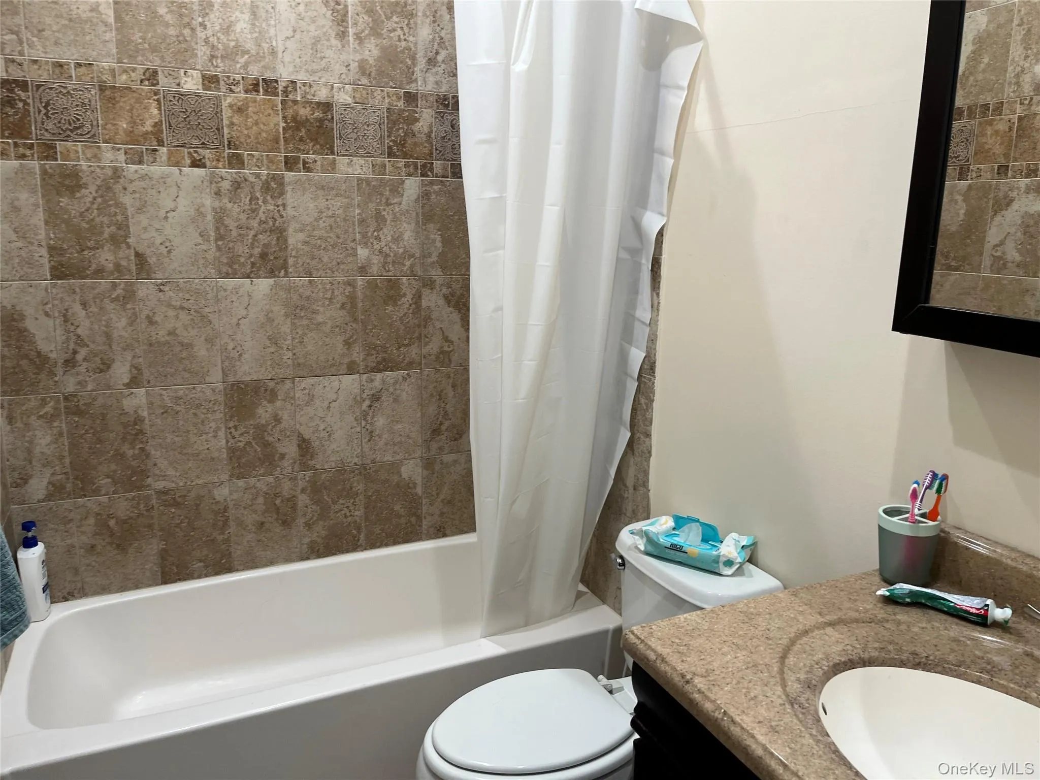 39 Elder Avenue, Brookhaven, NY, 6 Bedrooms Bedrooms, 10 Rooms Rooms,3 BathroomsBathrooms,Residential,For Rent,Elder,0,1026309 39 Elder Avenue, Brookhaven, NY, 6 Bedrooms Bedrooms, 10 Rooms Rooms,3 BathroomsBathrooms,Residential,For Rent,Elder,0,1026309