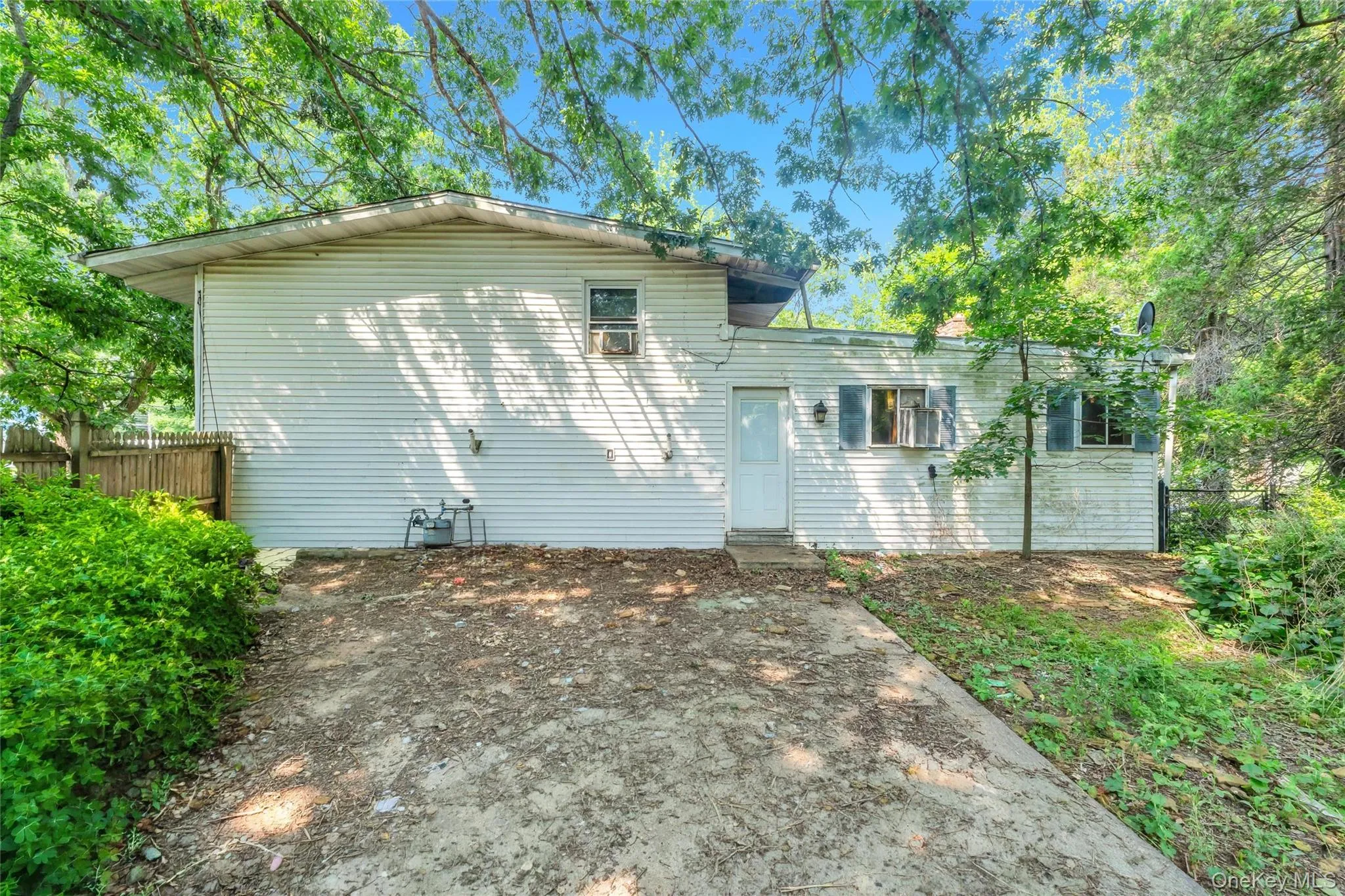 41 Arrowhead Lane, Brookhaven, NY, 3 Bedrooms Bedrooms, 8 Rooms Rooms,1 BathroomBathrooms,Residential,For Rent,Arrowhead,0,1026315 41 Arrowhead Lane, Brookhaven, NY, 3 Bedrooms Bedrooms, 8 Rooms Rooms,1 BathroomBathrooms,Residential,For Rent,Arrowhead,0,1026315