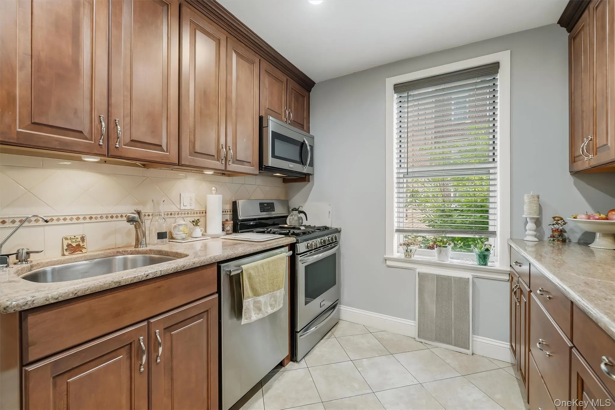 125 Bronx River Road, Yonkers, NY, 2 Bedrooms Bedrooms, 5 Rooms Rooms,1 BathroomBathrooms,Residential,For Rent,Bronx River,0,1026319 125 Bronx River Road, Yonkers, NY, 2 Bedrooms Bedrooms, 5 Rooms Rooms,1 BathroomBathrooms,Residential,For Rent,Bronx River,0,1026319