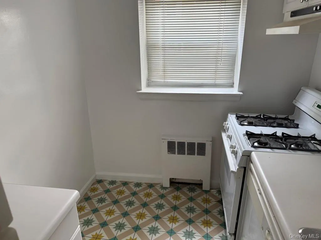 221 Middle Neck Road, North Hempstead, NY, 1 Bedroom Bedrooms, 4 Rooms Rooms,1 BathroomBathrooms,Residential Lease,For Rent,Middle Neck,0,1026325 221 Middle Neck Road, North Hempstead, NY, 1 Bedroom Bedrooms, 4 Rooms Rooms,1 BathroomBathrooms,Residential Lease,For Rent,Middle Neck,0,1026325