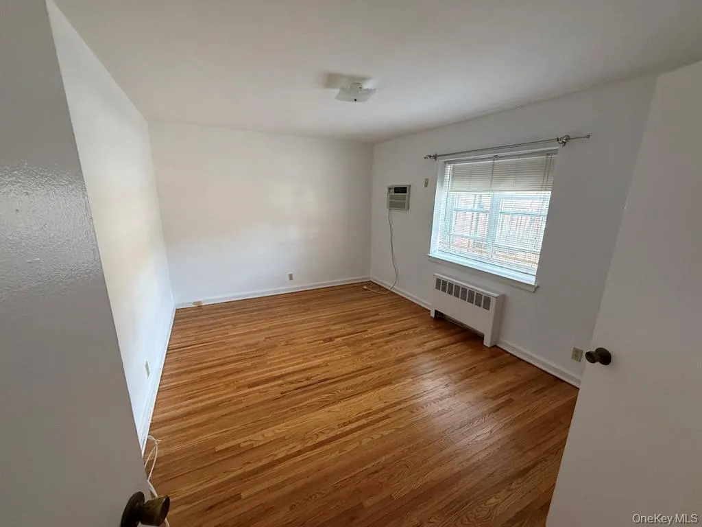 221 Middle Neck Road, North Hempstead, NY, 1 Bedroom Bedrooms, 4 Rooms Rooms,1 BathroomBathrooms,Residential Lease,For Rent,Middle Neck,0,1026325 221 Middle Neck Road, North Hempstead, NY, 1 Bedroom Bedrooms, 4 Rooms Rooms,1 BathroomBathrooms,Residential Lease,For Rent,Middle Neck,0,1026325
