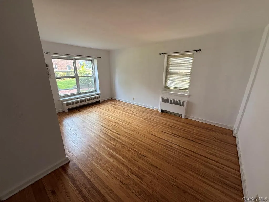 221 Middle Neck Road, North Hempstead, NY, 1 Bedroom Bedrooms, 4 Rooms Rooms,1 BathroomBathrooms,Residential Lease,For Rent,Middle Neck,0,1026325 221 Middle Neck Road, North Hempstead, NY, 1 Bedroom Bedrooms, 4 Rooms Rooms,1 BathroomBathrooms,Residential Lease,For Rent,Middle Neck,0,1026325