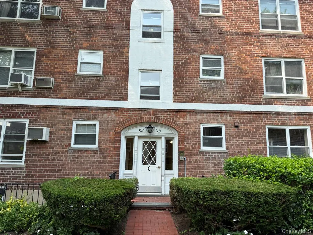 221 Middle Neck Road, North Hempstead, NY, 1 Bedroom Bedrooms, 4 Rooms Rooms,1 BathroomBathrooms,Residential Lease,For Rent,Middle Neck,0,1026325 221 Middle Neck Road, North Hempstead, NY, 1 Bedroom Bedrooms, 4 Rooms Rooms,1 BathroomBathrooms,Residential Lease,For Rent,Middle Neck,0,1026325
