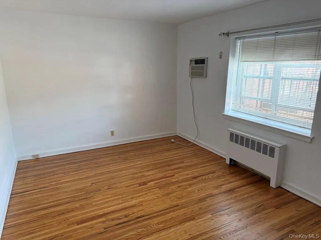 221 Middle Neck Road, North Hempstead, NY, 1 Bedroom Bedrooms, 4 Rooms Rooms,1 BathroomBathrooms,Residential Lease,For Rent,Middle Neck,0,1026325 221 Middle Neck Road, North Hempstead, NY, 1 Bedroom Bedrooms, 4 Rooms Rooms,1 BathroomBathrooms,Residential Lease,For Rent,Middle Neck,0,1026325