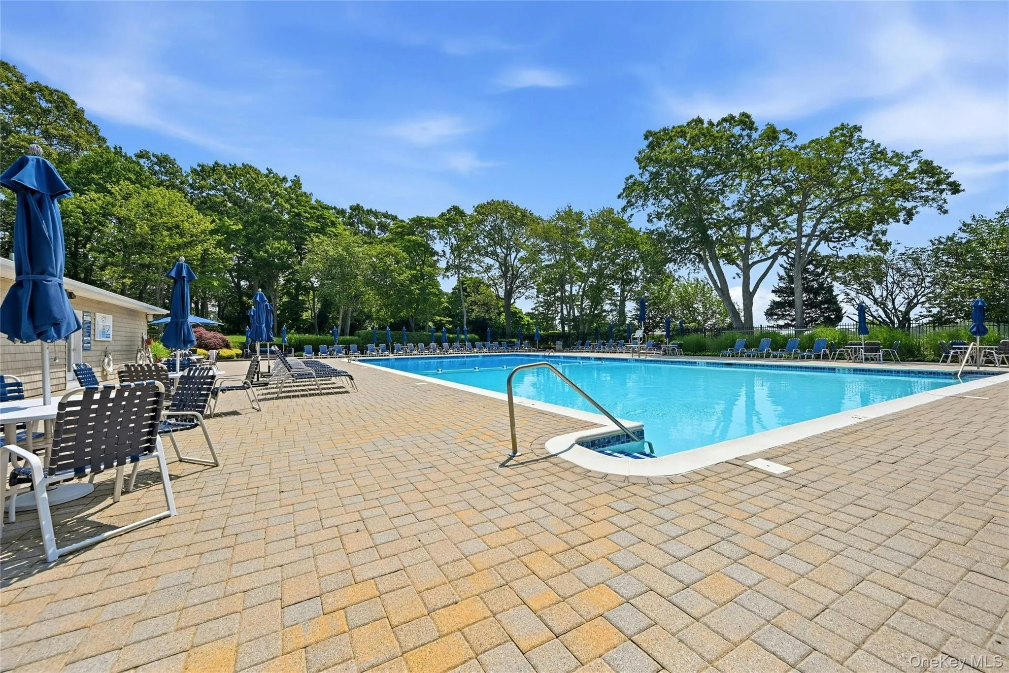 Extra large pool Extra large pool