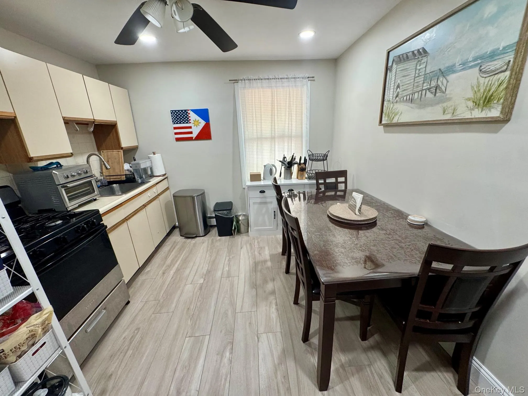 100 Davison Avenue, Hempstead, NY, 2 Bedrooms Bedrooms, 4 Rooms Rooms,1 BathroomBathrooms,Residential Lease,For Rent,Davison,0,1026329 100 Davison Avenue, Hempstead, NY, 2 Bedrooms Bedrooms, 4 Rooms Rooms,1 BathroomBathrooms,Residential Lease,For Rent,Davison,0,1026329