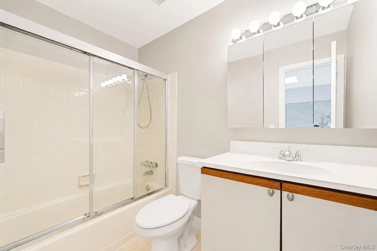 802 Sara Circle, Brookhaven, NY, 2 Bedrooms Bedrooms, 5 Rooms Rooms,2 BathroomsBathrooms,Residential Lease,For Rent,Sara,0,1026330 802 Sara Circle, Brookhaven, NY, 2 Bedrooms Bedrooms, 5 Rooms Rooms,2 BathroomsBathrooms,Residential Lease,For Rent,Sara,0,1026330