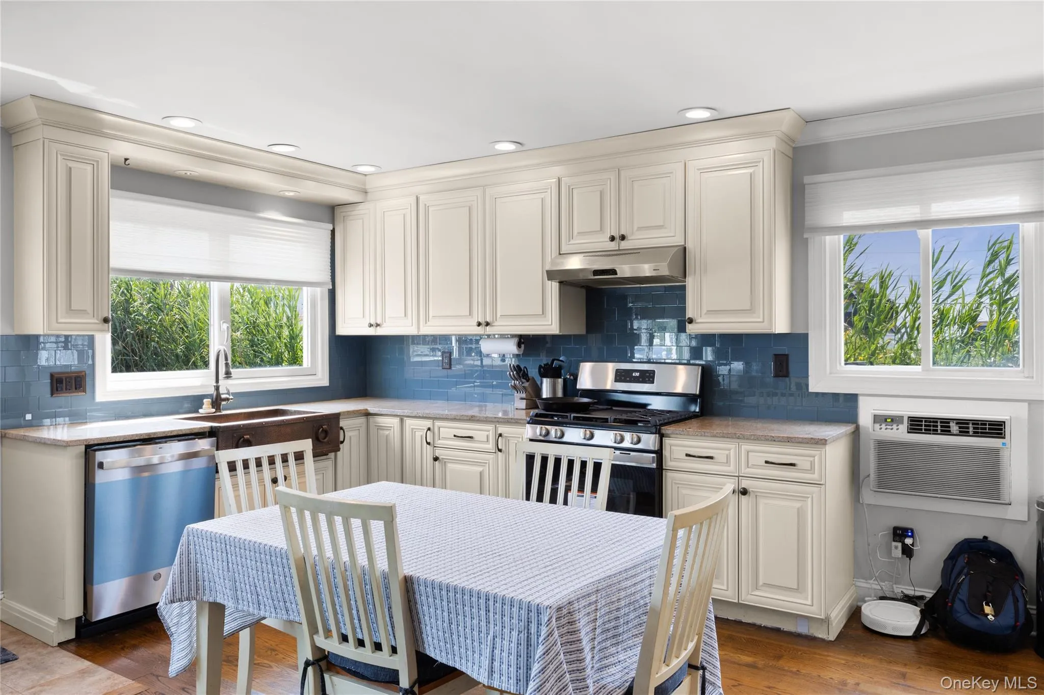 7 Edwards Drive, Brookhaven, NY, 3 Bedrooms Bedrooms, 5 Rooms Rooms,1 BathroomBathrooms,Residential,For Rent,Edwards,0,1026337 7 Edwards Drive, Brookhaven, NY, 3 Bedrooms Bedrooms, 5 Rooms Rooms,1 BathroomBathrooms,Residential,For Rent,Edwards,0,1026337