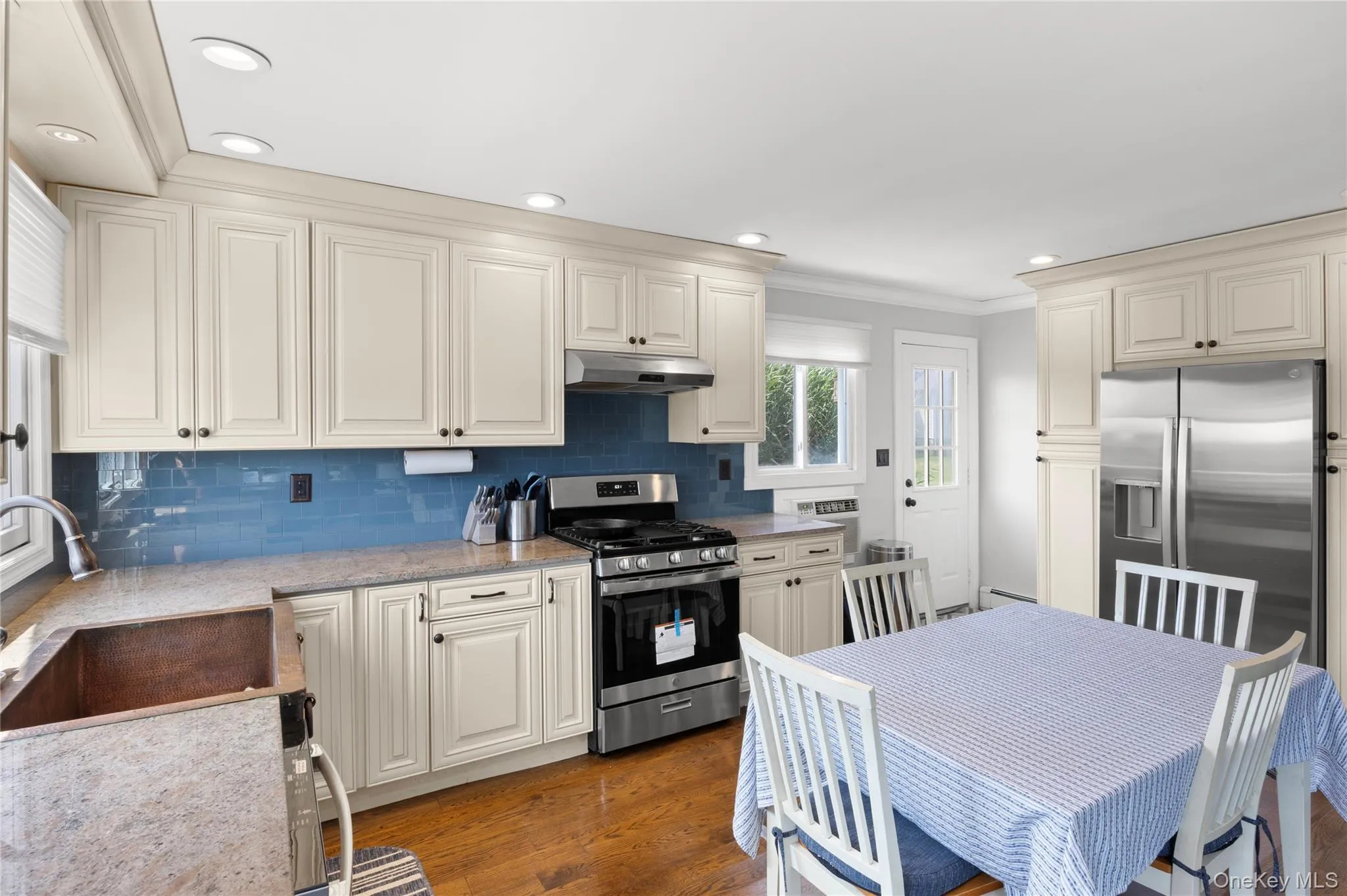 7 Edwards Drive, Brookhaven, NY, 3 Bedrooms Bedrooms, 5 Rooms Rooms,1 BathroomBathrooms,Residential,For Rent,Edwards,0,1026337 7 Edwards Drive, Brookhaven, NY, 3 Bedrooms Bedrooms, 5 Rooms Rooms,1 BathroomBathrooms,Residential,For Rent,Edwards,0,1026337