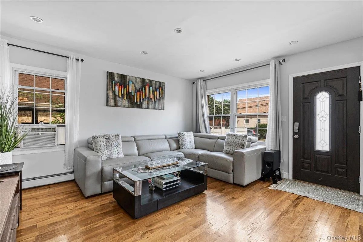 18710 121st Avenue, New York, NY, 4 Bedrooms Bedrooms, 8 Rooms Rooms,2 BathroomsBathrooms,Residential,For Rent,121st,0,1026341 18710 121st Avenue, New York, NY, 4 Bedrooms Bedrooms, 8 Rooms Rooms,2 BathroomsBathrooms,Residential,For Rent,121st,0,1026341