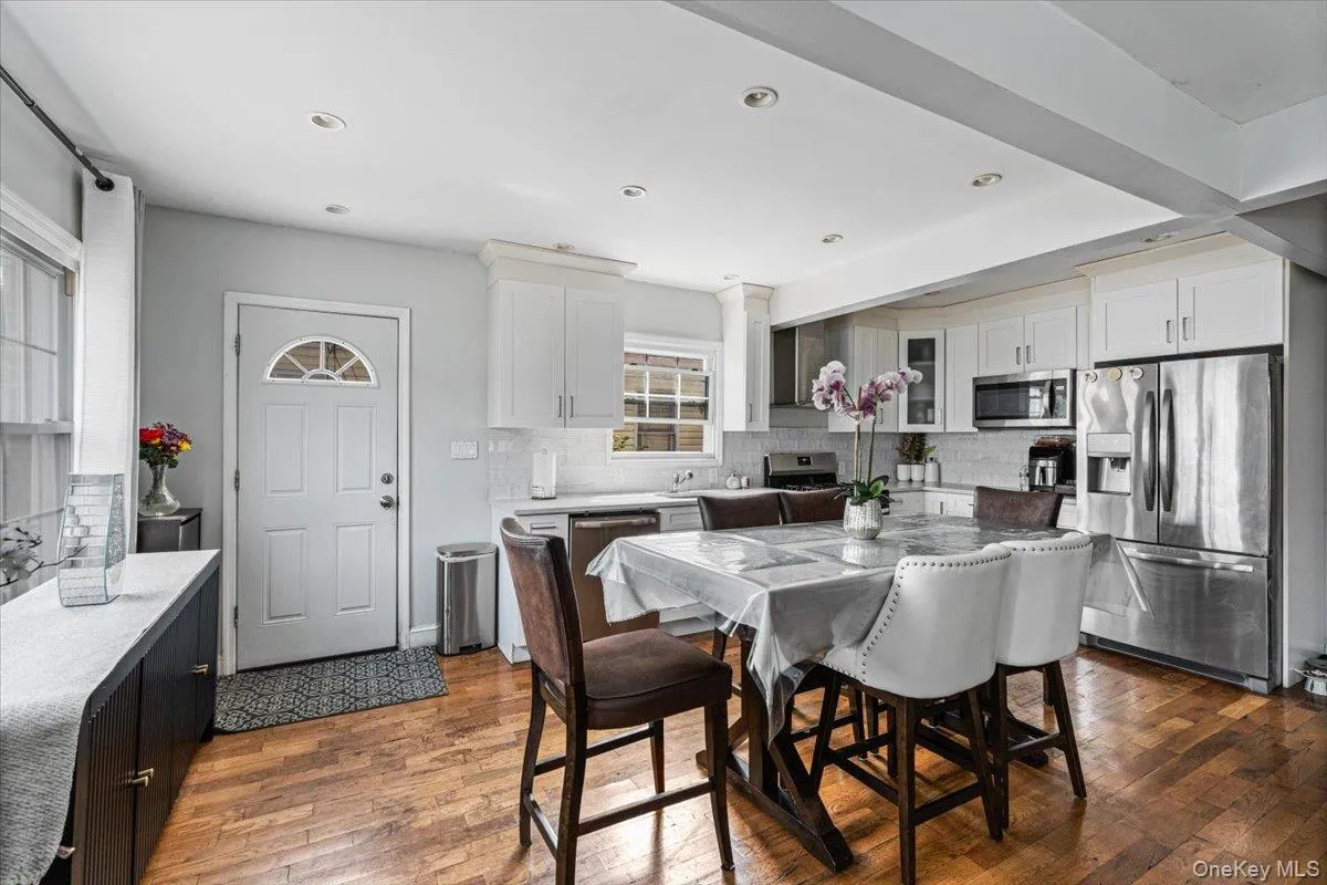18710 121st Avenue, New York, NY, 4 Bedrooms Bedrooms, 8 Rooms Rooms,2 BathroomsBathrooms,Residential,For Rent,121st,0,1026341 18710 121st Avenue, New York, NY, 4 Bedrooms Bedrooms, 8 Rooms Rooms,2 BathroomsBathrooms,Residential,For Rent,121st,0,1026341