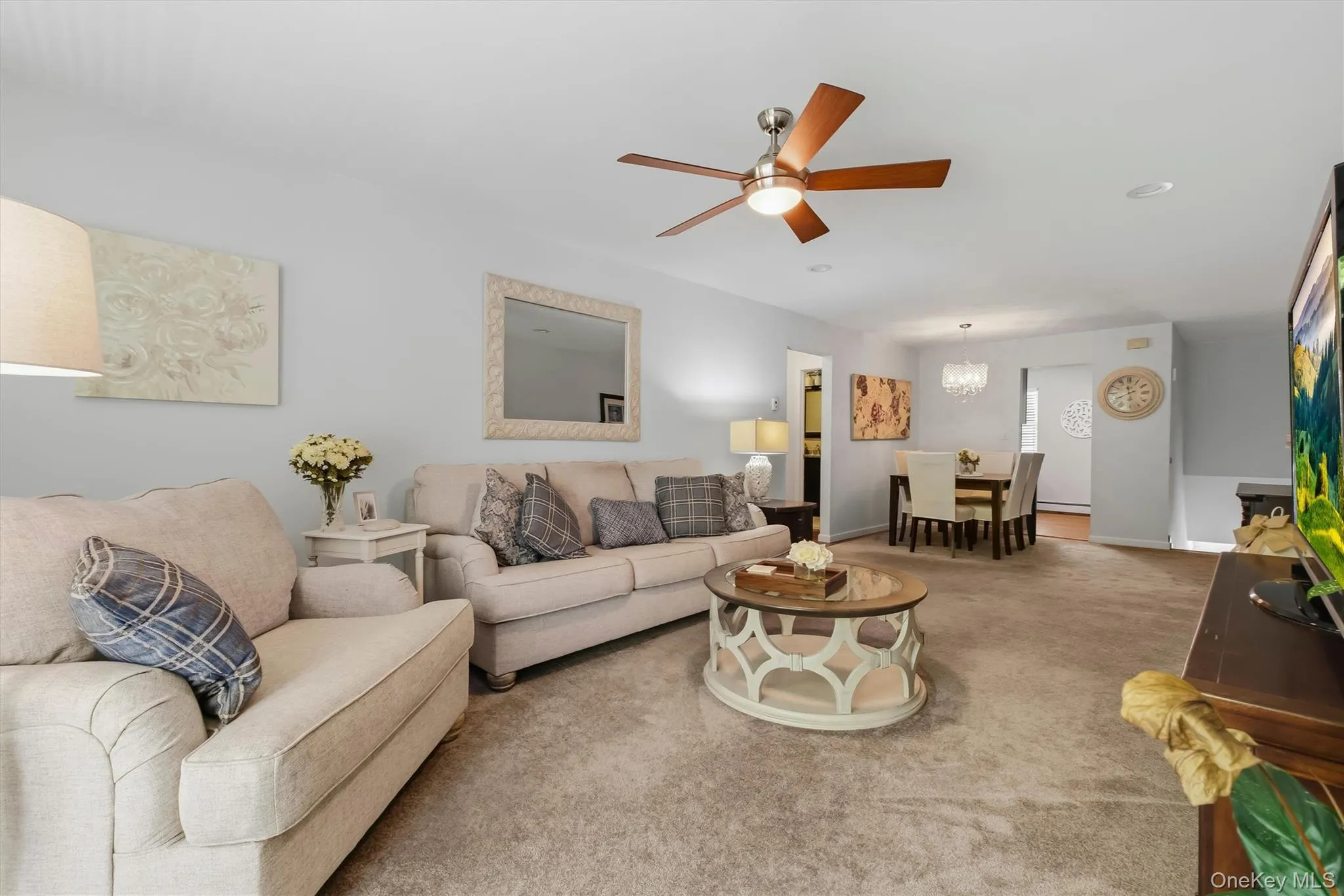 Open concept. Great for entertaining. Open concept. Great for entertaining.