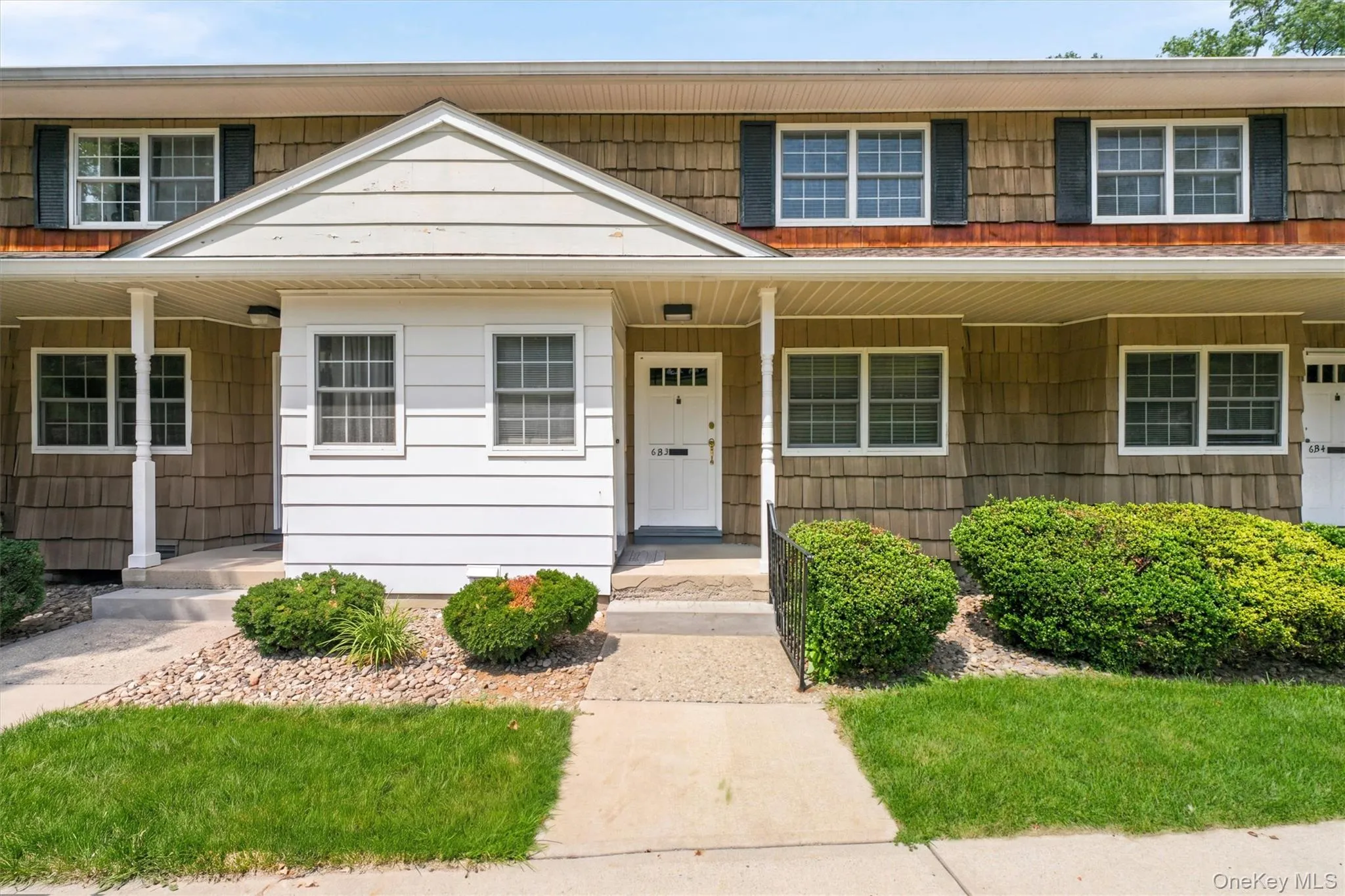 This home has just a few steps into the entry foyer. This home has just a few steps into the entry foyer.