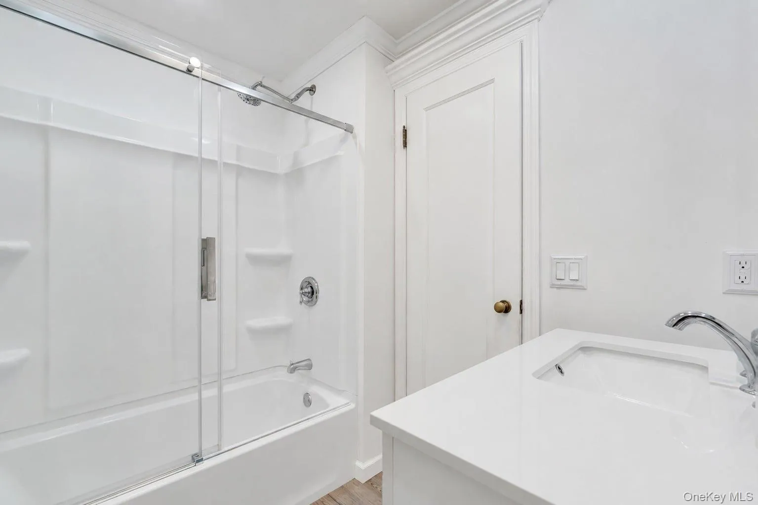 230 Islip Road, Islip, NY, 7 Bedrooms Bedrooms, 16 Rooms Rooms,4 BathroomsBathrooms,Residential,For Rent,Islip,0,1026344 230 Islip Road, Islip, NY, 7 Bedrooms Bedrooms, 16 Rooms Rooms,4 BathroomsBathrooms,Residential,For Rent,Islip,0,1026344