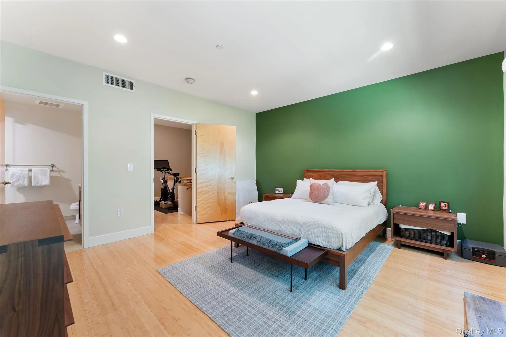 45 Main Street, Greenburgh, NY, 3 Bedrooms Bedrooms, 6 Rooms Rooms,2 BathroomsBathrooms,Residential,For Rent,Main,0,1026349 45 Main Street, Greenburgh, NY, 3 Bedrooms Bedrooms, 6 Rooms Rooms,2 BathroomsBathrooms,Residential,For Rent,Main,0,1026349