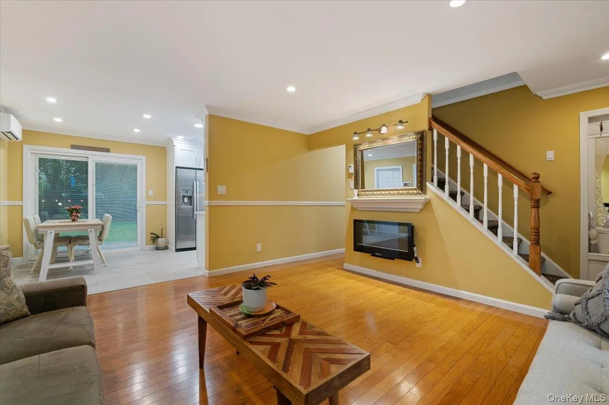 Wide Open Light and Bright Rooms with Custom Millwork Wide Open Light and Bright Rooms with Custom Millwork