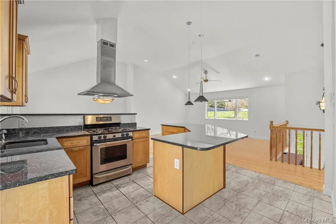 6 Scarborough Circle, Ossining, NY, 4 Bedrooms Bedrooms, 9 Rooms Rooms,3 BathroomsBathrooms,Residential Lease,For Rent,Scarborough,0,1026365 6 Scarborough Circle, Ossining, NY, 4 Bedrooms Bedrooms, 9 Rooms Rooms,3 BathroomsBathrooms,Residential Lease,For Rent,Scarborough,0,1026365