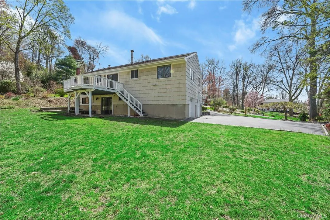 Back of the house. Plenty of room for parking. Back of the house. Plenty of room for parking.