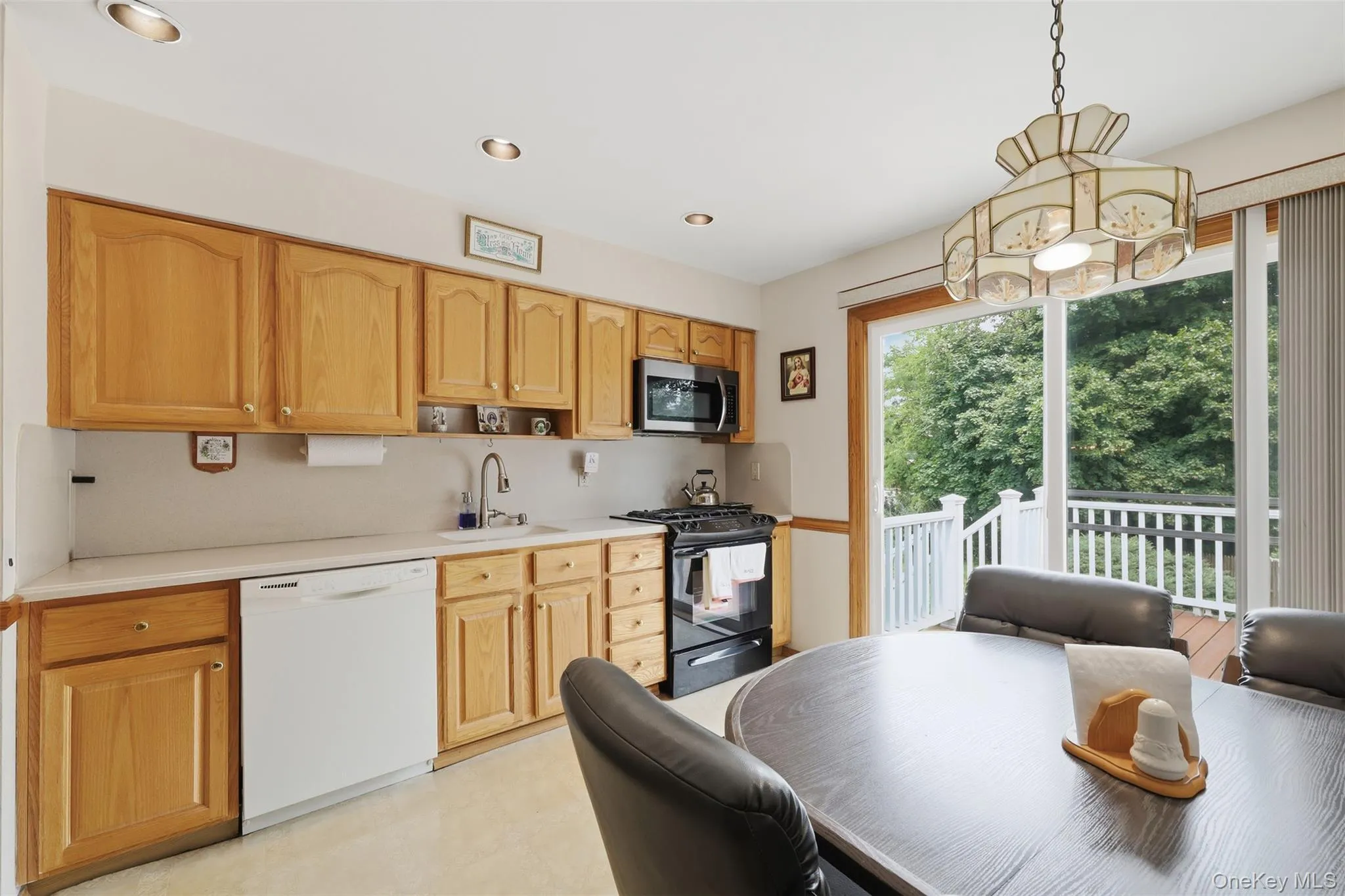 32 Van Zandt Drive, Orangetown, NY, 4 Bedrooms Bedrooms, 8 Rooms Rooms,2 BathroomsBathrooms,Residential,For Rent,Van Zandt,0,1026371 32 Van Zandt Drive, Orangetown, NY, 4 Bedrooms Bedrooms, 8 Rooms Rooms,2 BathroomsBathrooms,Residential,For Rent,Van Zandt,0,1026371