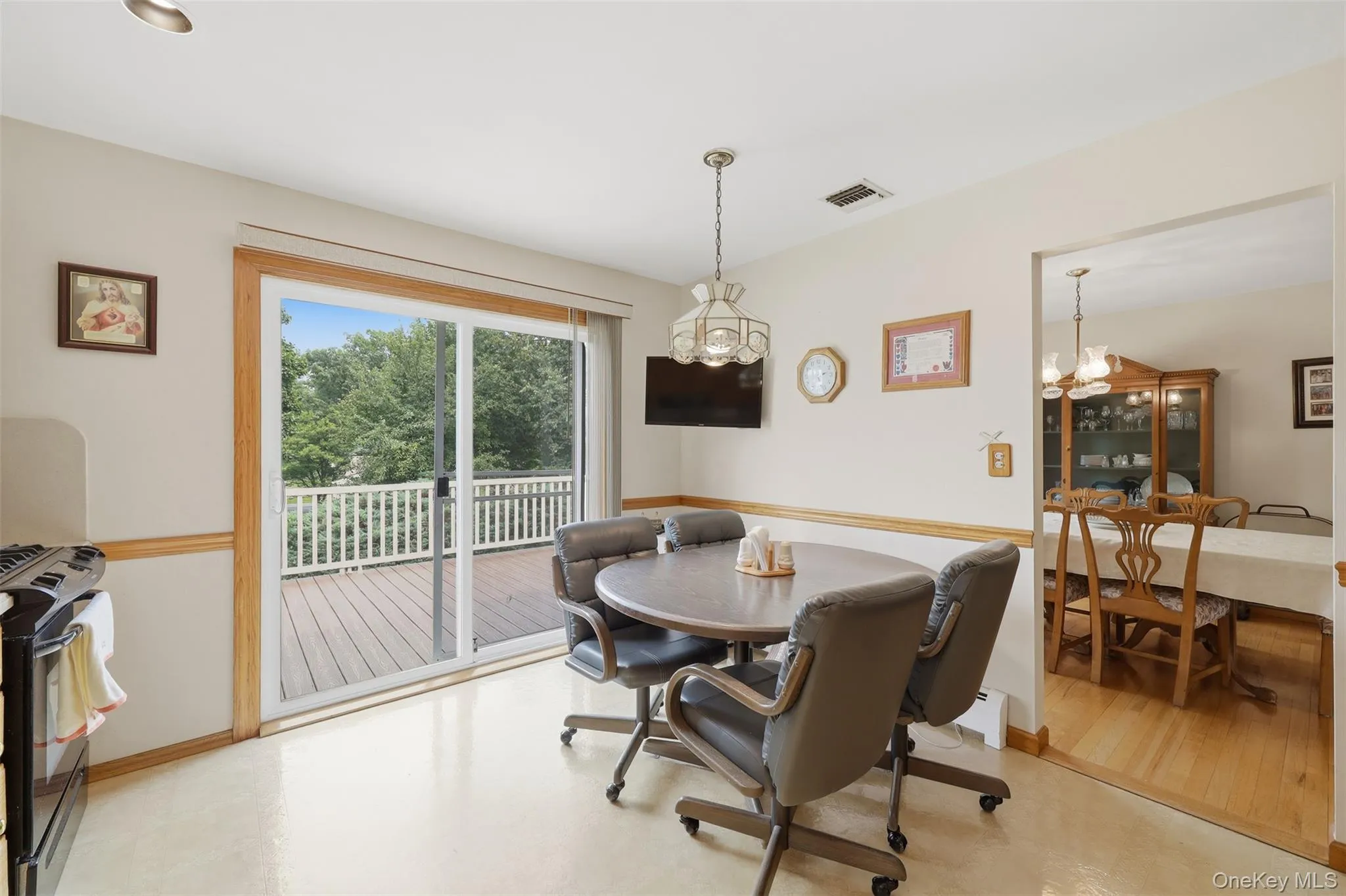32 Van Zandt Drive, Orangetown, NY, 4 Bedrooms Bedrooms, 8 Rooms Rooms,2 BathroomsBathrooms,Residential,For Rent,Van Zandt,0,1026371 32 Van Zandt Drive, Orangetown, NY, 4 Bedrooms Bedrooms, 8 Rooms Rooms,2 BathroomsBathrooms,Residential,For Rent,Van Zandt,0,1026371